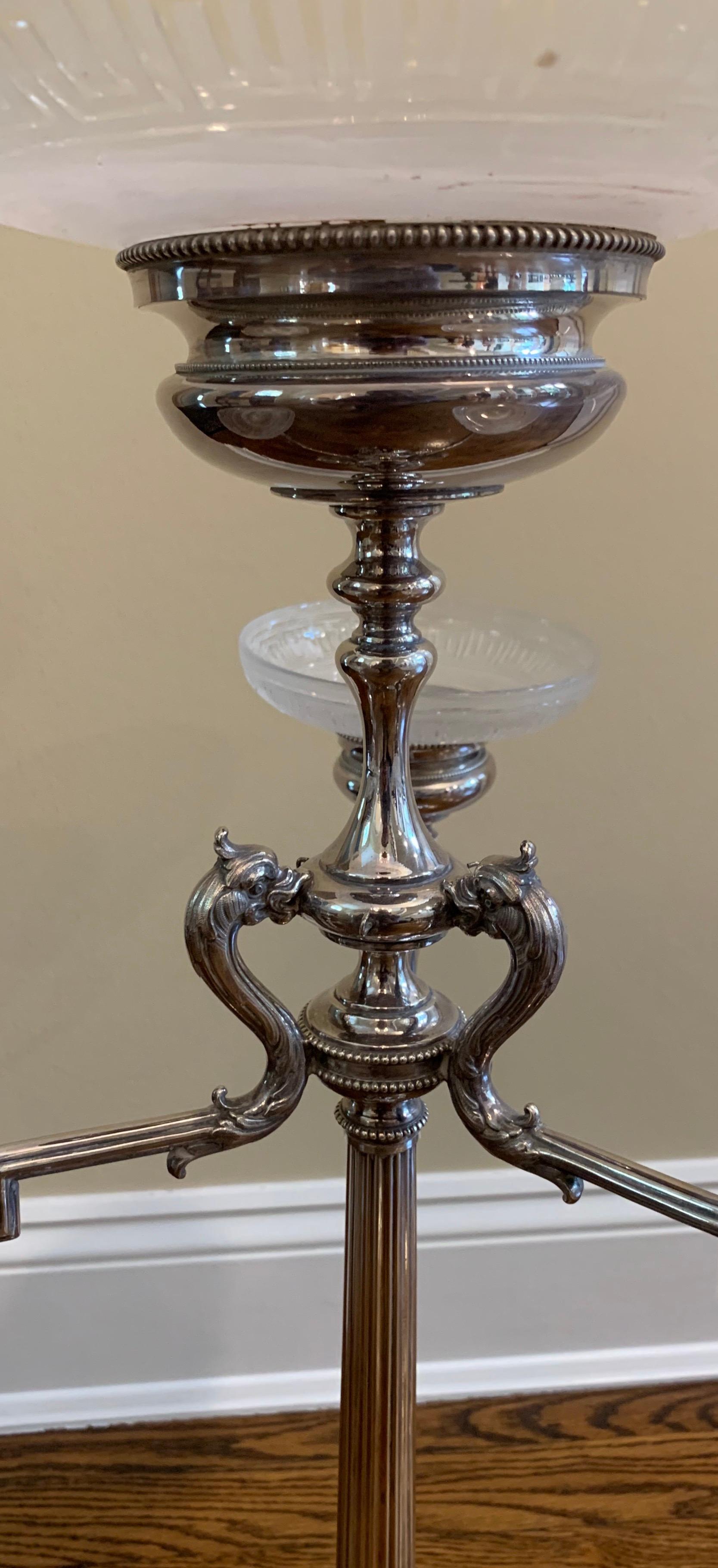 Wonderful Elkington English Silver Plate Lion Epergne Etched Glass Centerpiece In Good Condition In Roslyn, NY