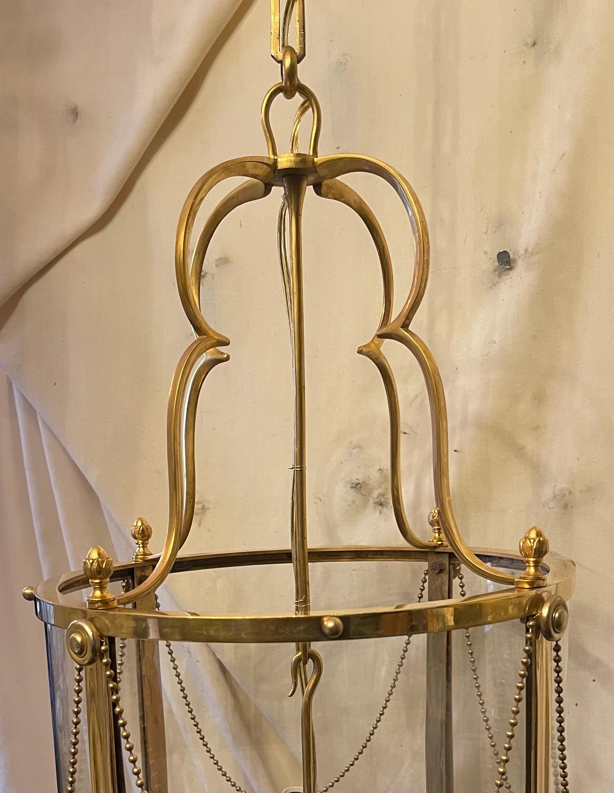 Merveilleux lustre Hansom Regency anglais à 4 lumières en bronze Bon état - En vente à Roslyn, NY