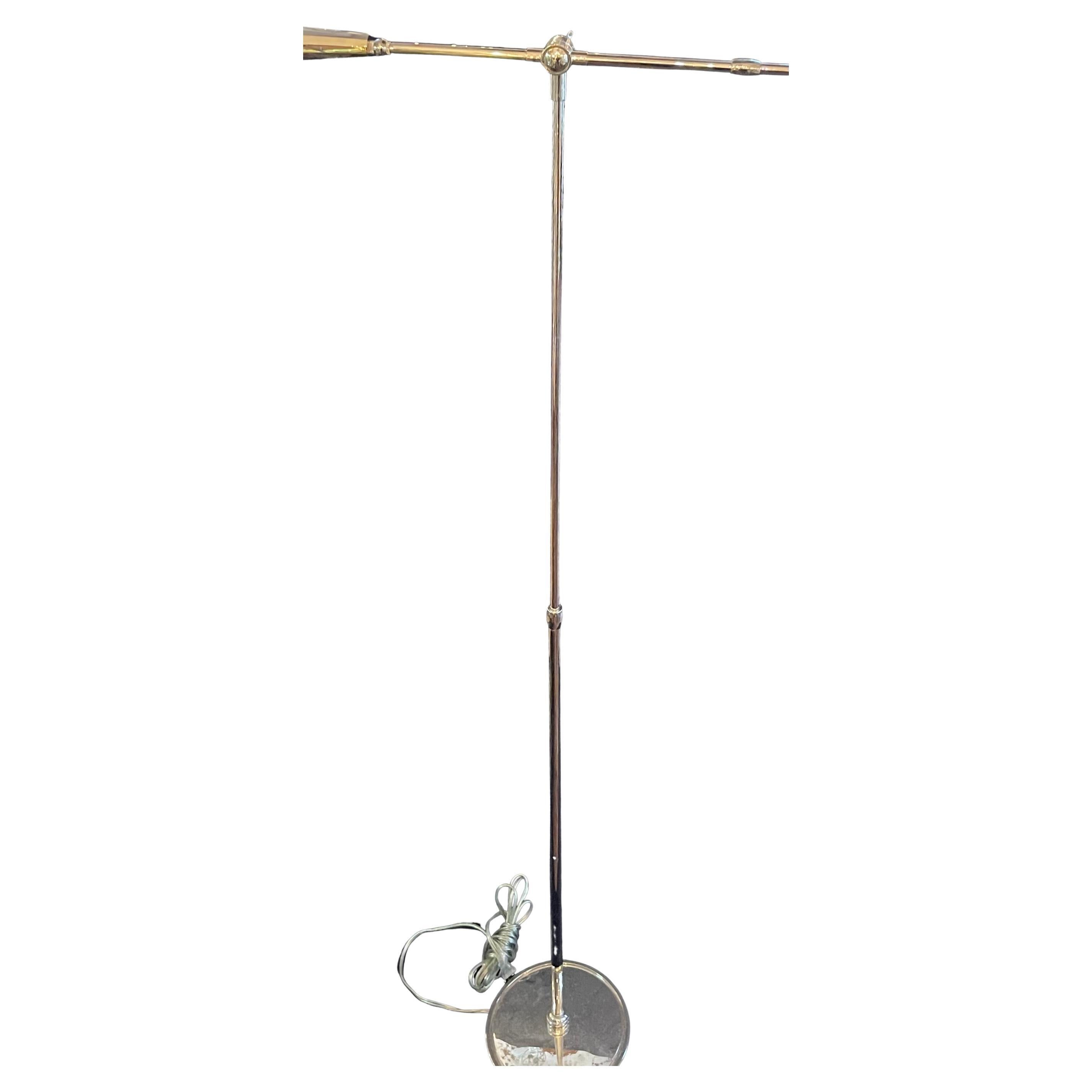 Meravigliosa lampada da terra Equilibrium Ralph Lauren Counterbalance in nichel lucido In condizioni buone in vendita a Roslyn, NY