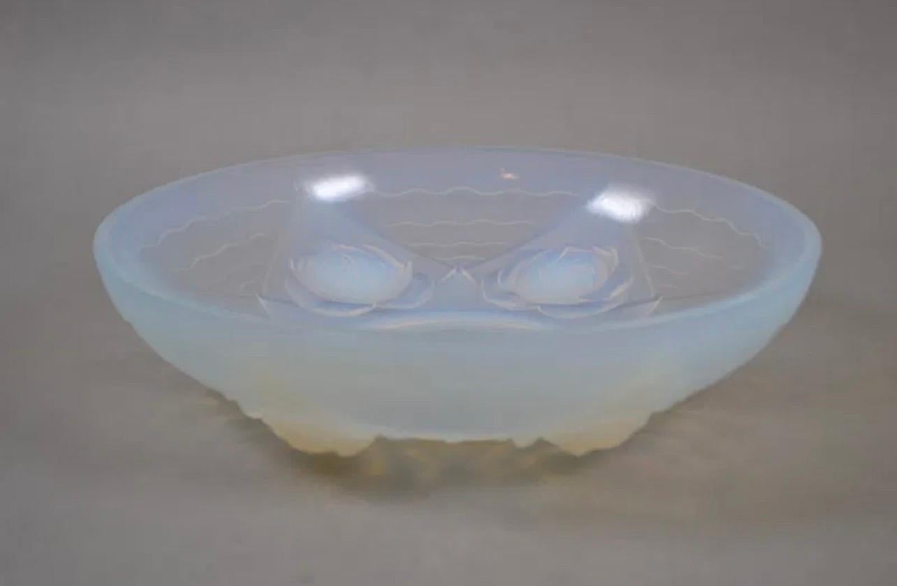 Maravilloso Cuenco Floral Ernest Sabino Esmerilado Art Glass Deco siglo XX en venta