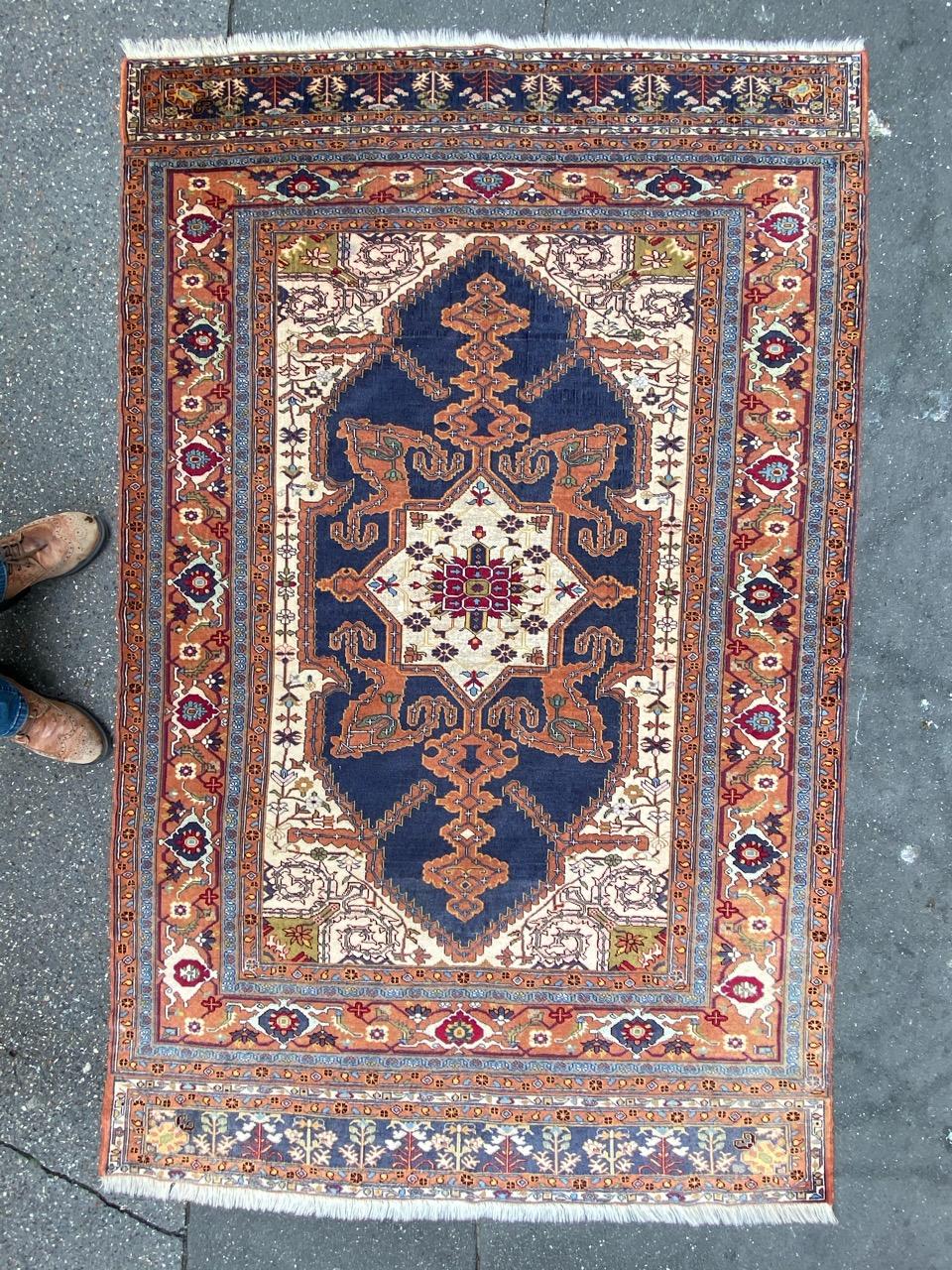 Very beautiful late 20th century rug with a beautiful decorative design and nice colors, entirely and very finely hand knotted with wool and silk on wool foundation.

✨✨✨
