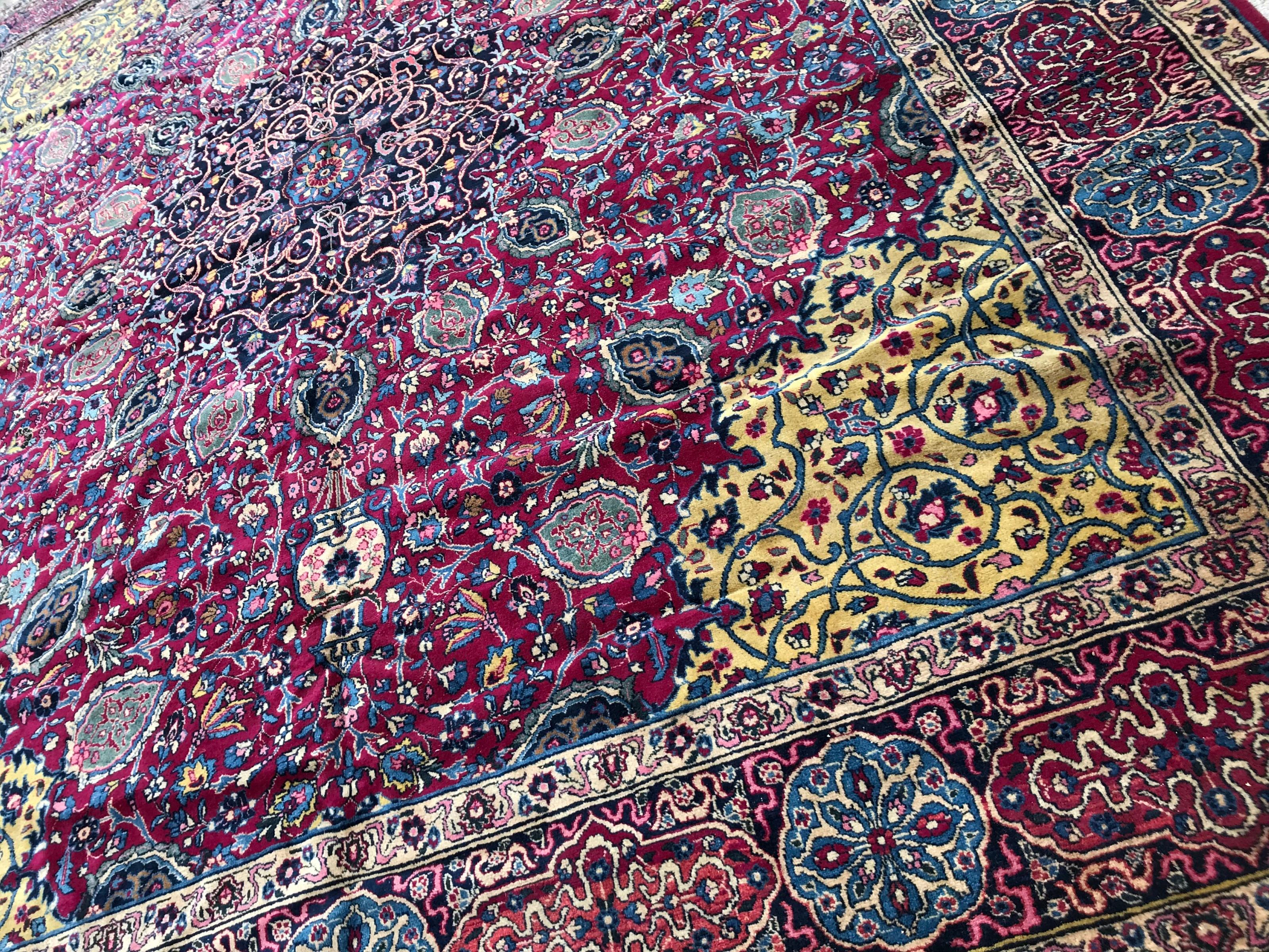 Wunderschöner feiner großer antiker Kirman-Teppich im Angebot 5
