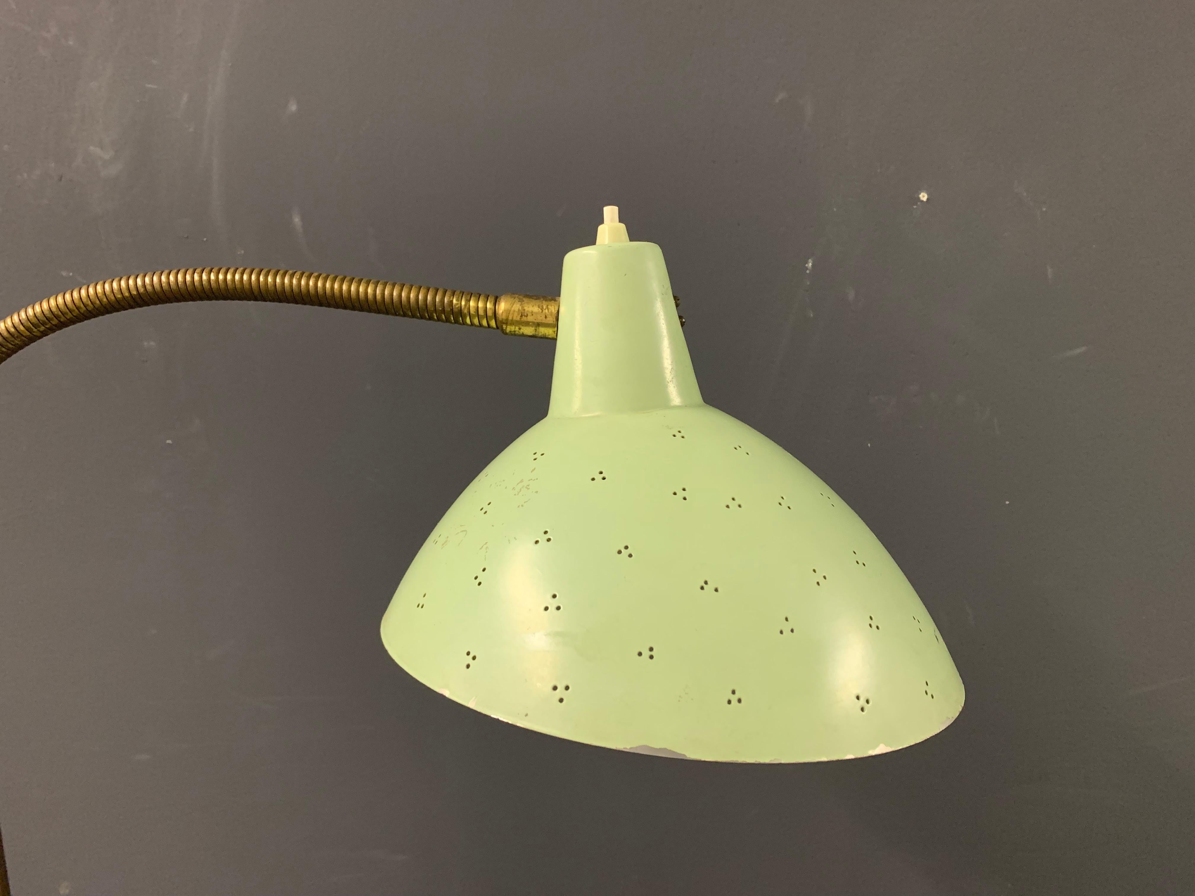 Merveilleux lampadaire attribué à Paavo Tynell en vente 4