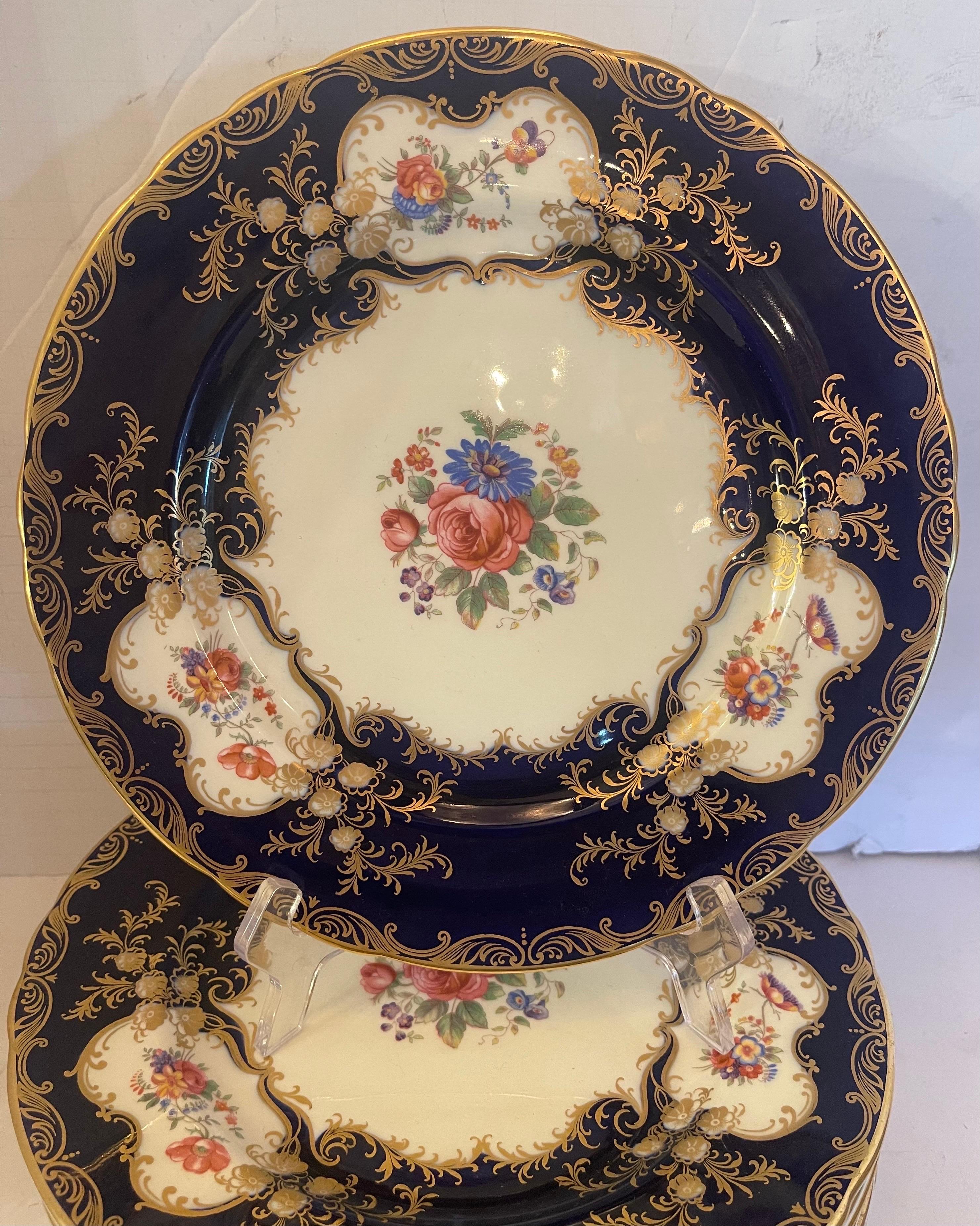 A Wonderful Floral Pattern Service 12 For Dinner Porcelain Plates By Aynsley Bavaria