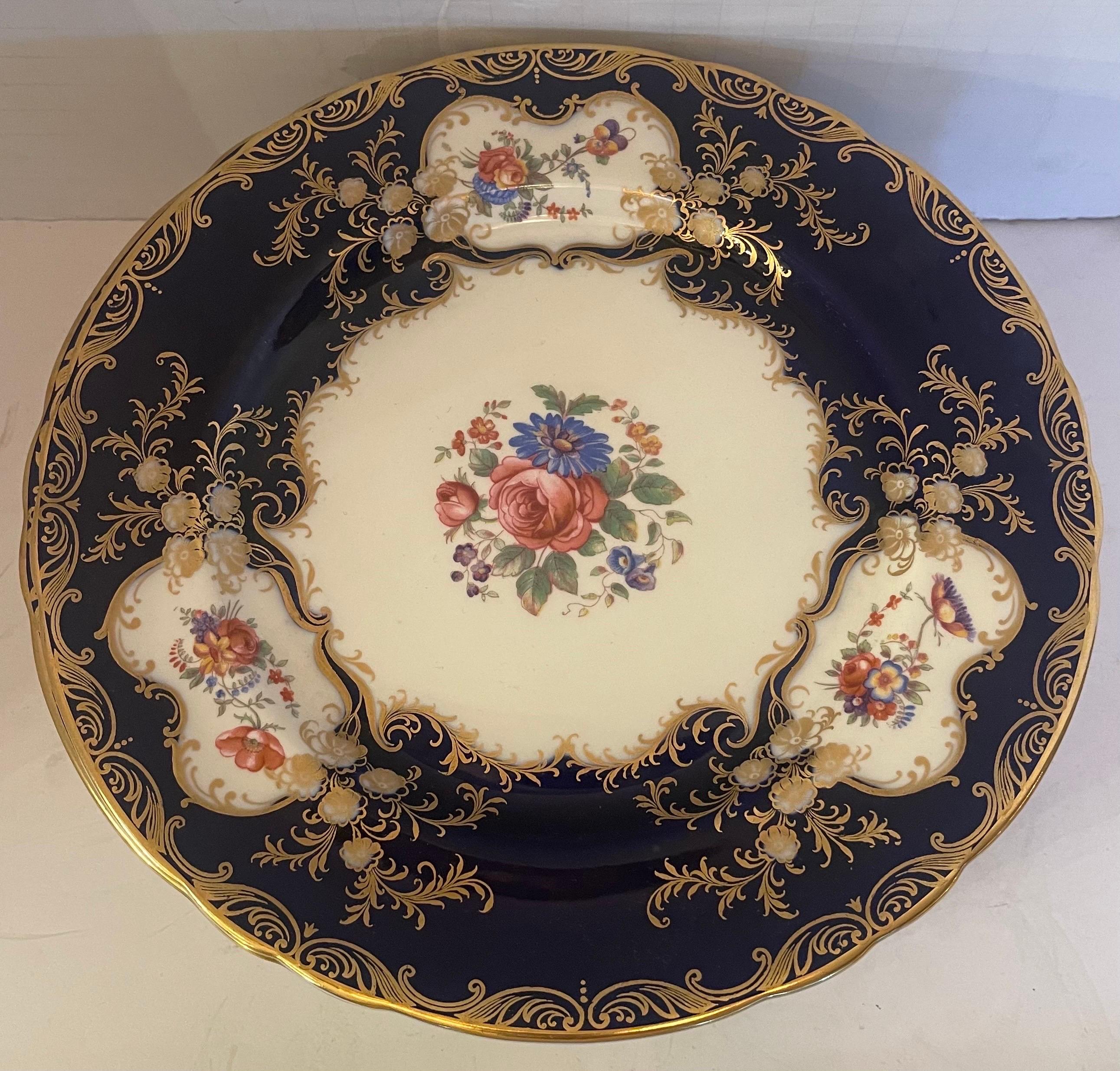 Belle Époque Wonderful Floral Pattern Service 12 Dinner Porcelain Plates Aynsley Bavaria For Sale