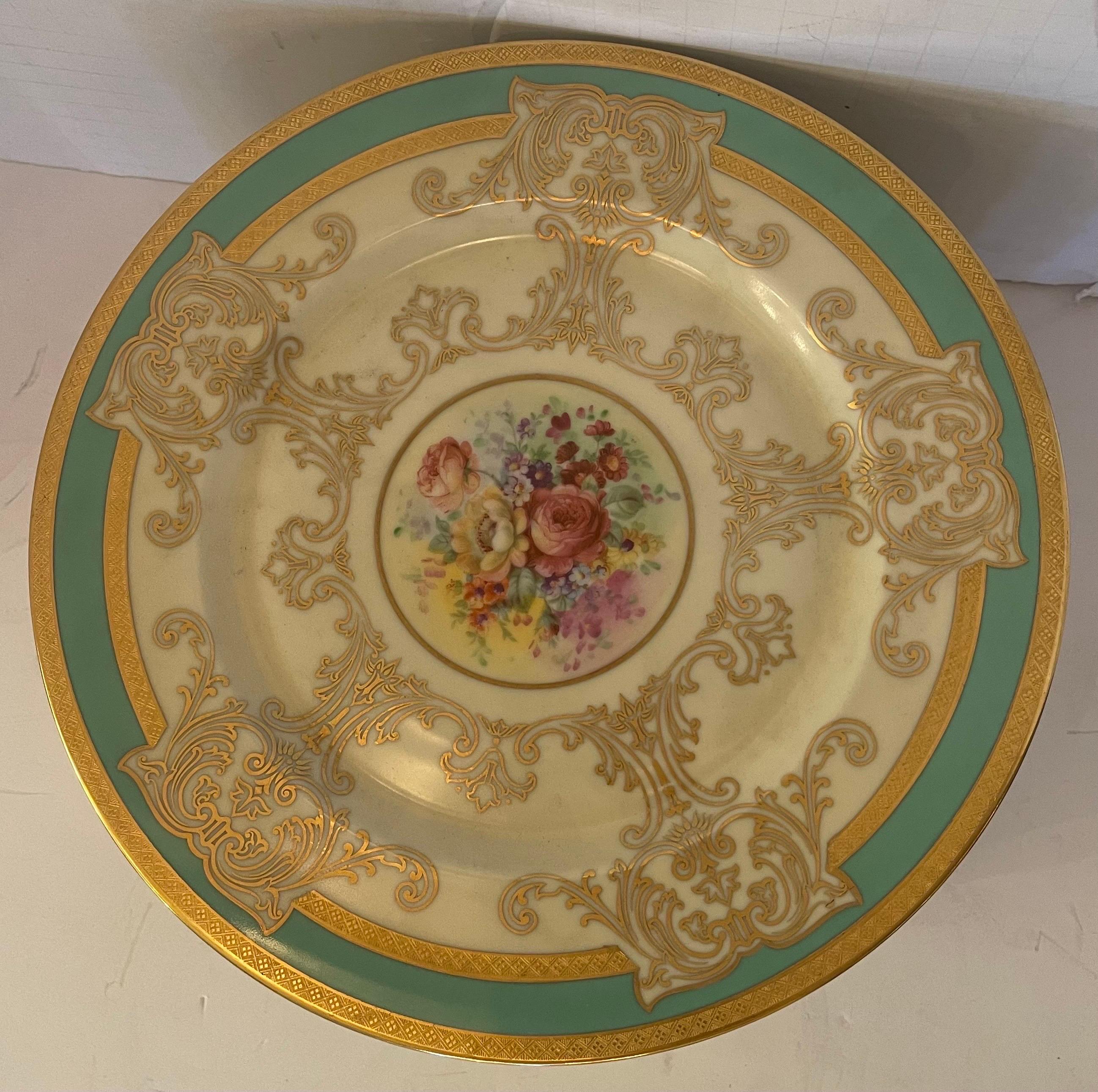 Belle Époque Merveilleux service à motifs floraux de 12 assiettes en porcelaine Heinrich Co. Bavière