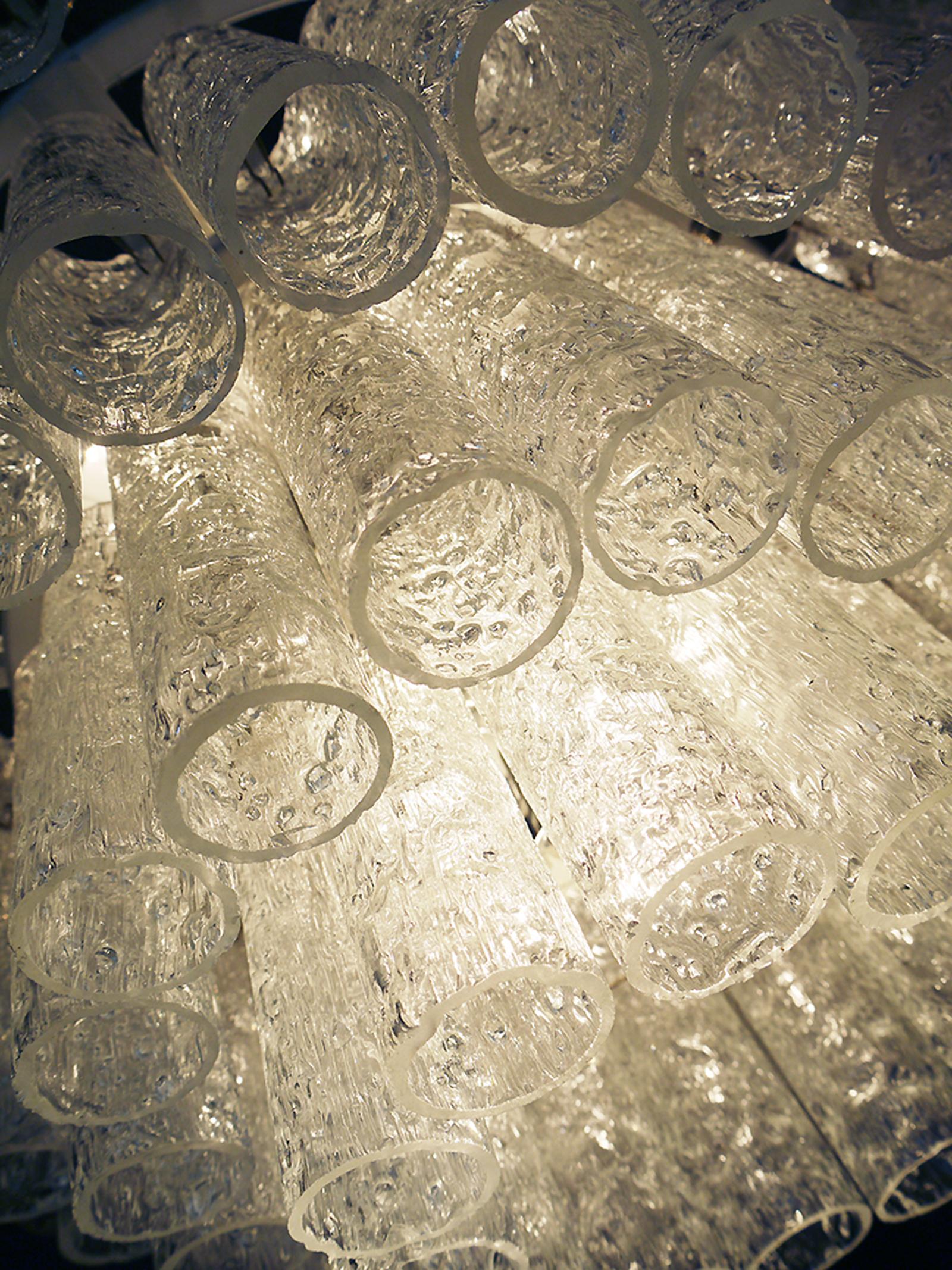 Fait main 1 de 3 tubes en verre de Murano à glace encastrés à quatre niveaux Doria 20 pouces, années 1960 en vente