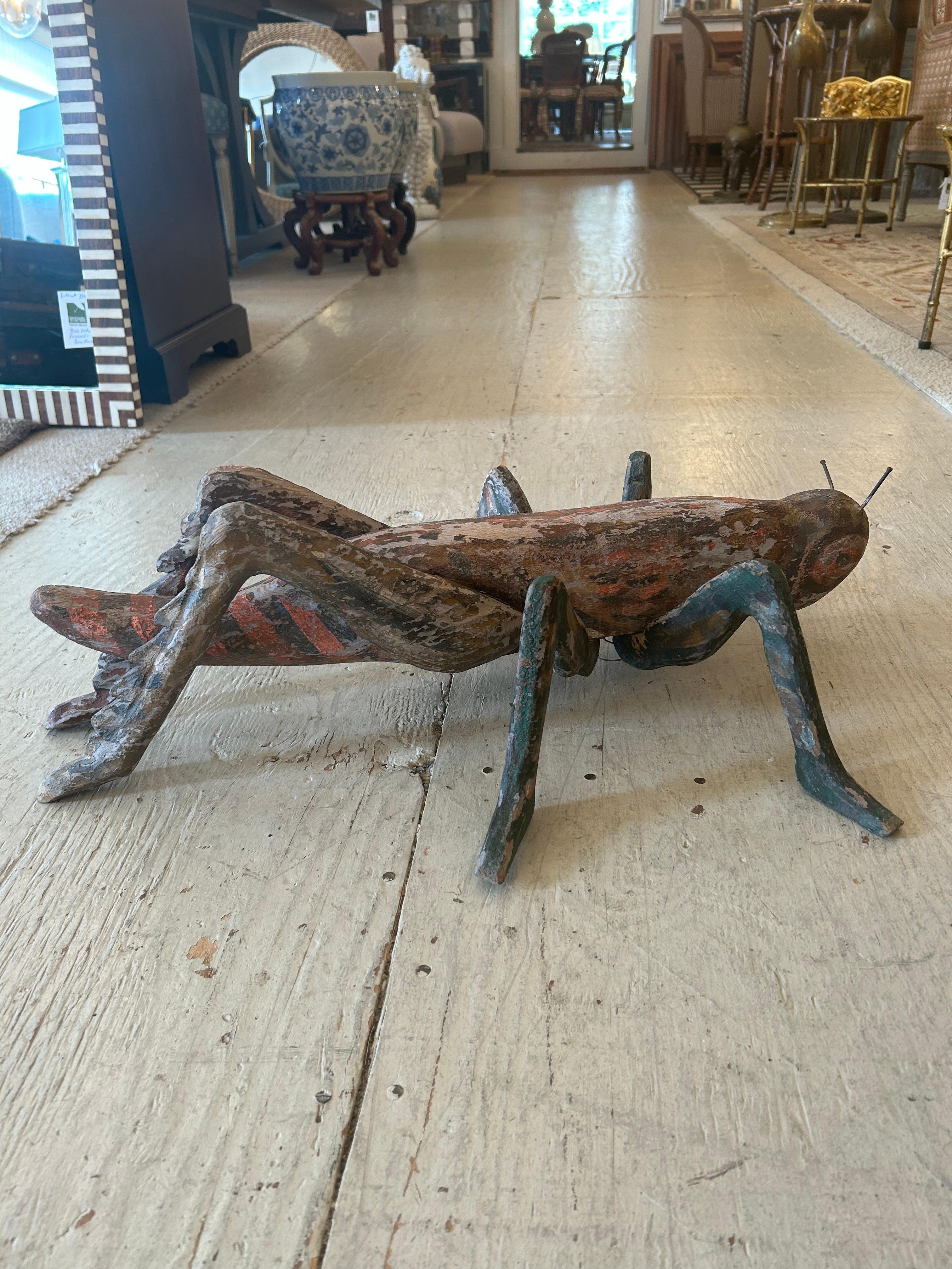 Maravillosa Escultura de Saltamontes Antigua Hand Made de Arte Popular en venta 2