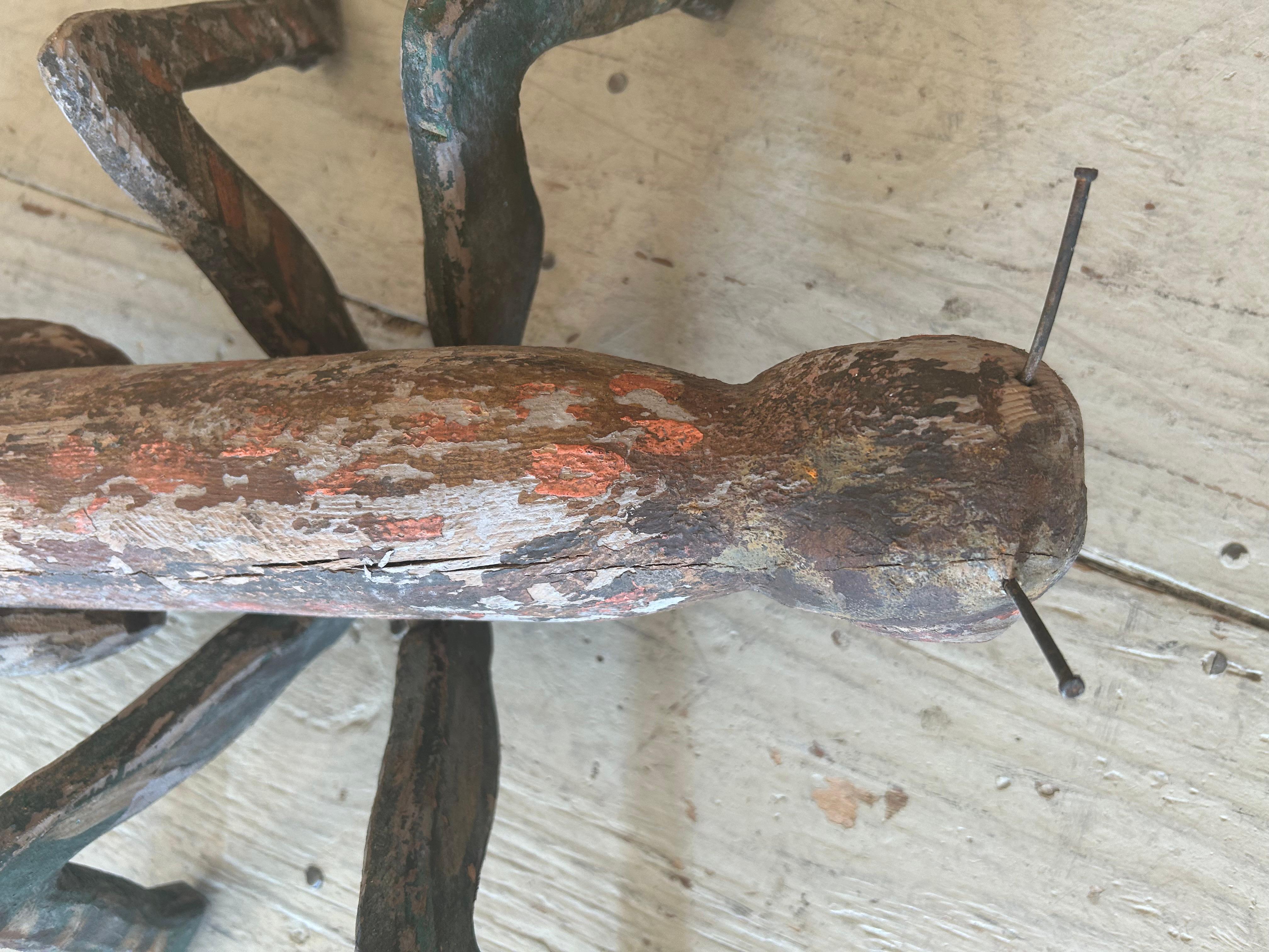 Maravillosa Escultura de Saltamontes Antigua Hand Made de Arte Popular en venta 1