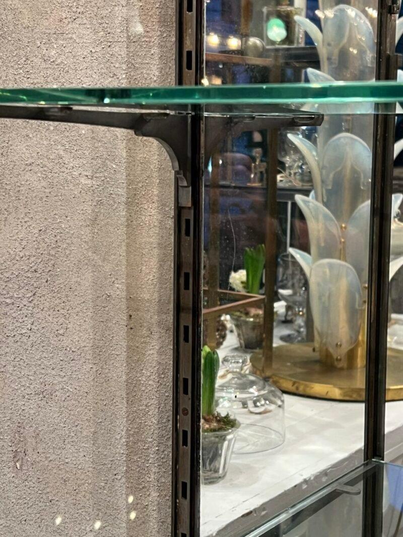 Wonderful Free Standing Art Deco Vitrine, 1930s France en vente 2