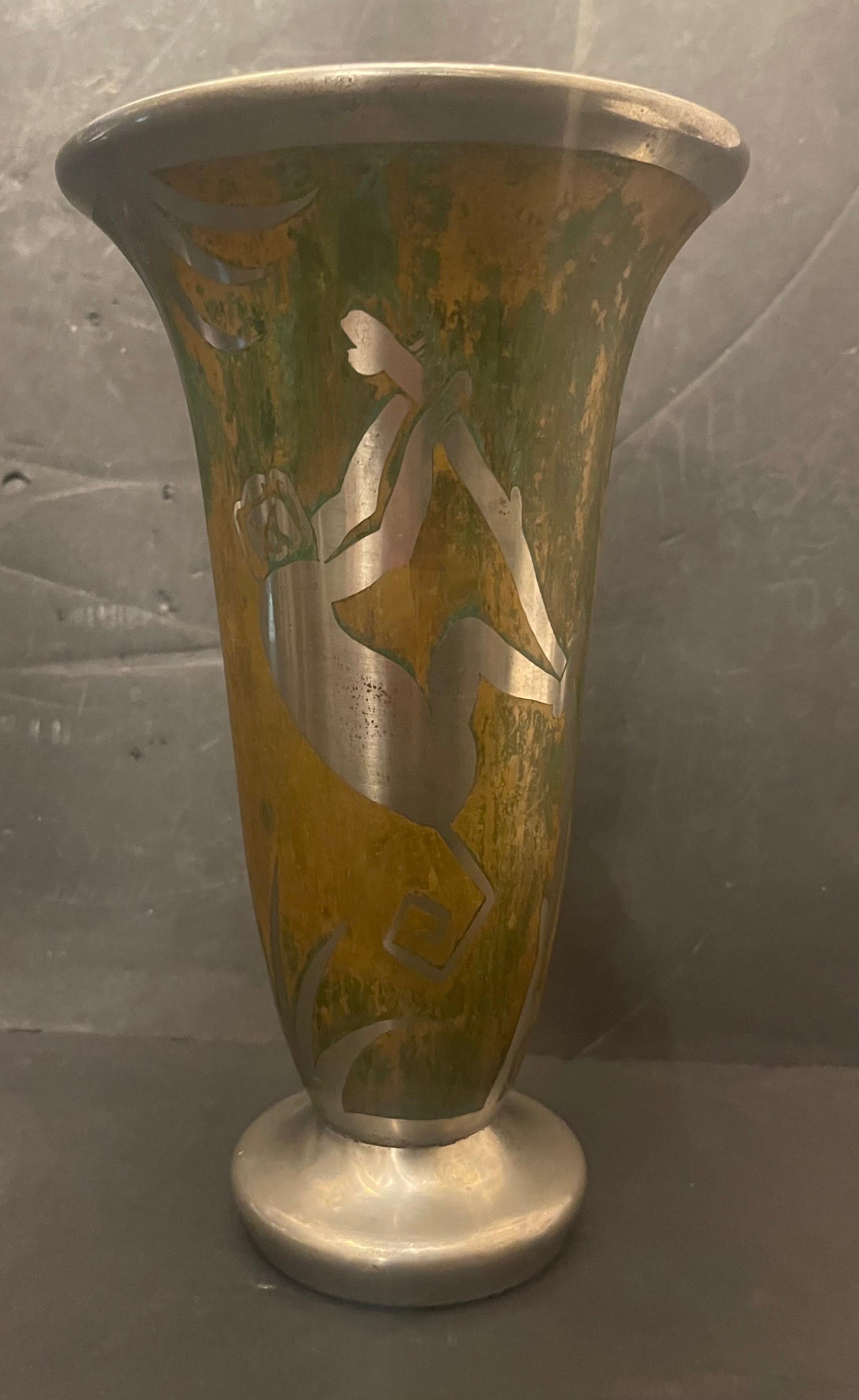 Meraviglioso vaso francese Art Deco Jacques Douau Editions D'Art Monkey Vase firmato George In condizioni buone in vendita a Roslyn, NY