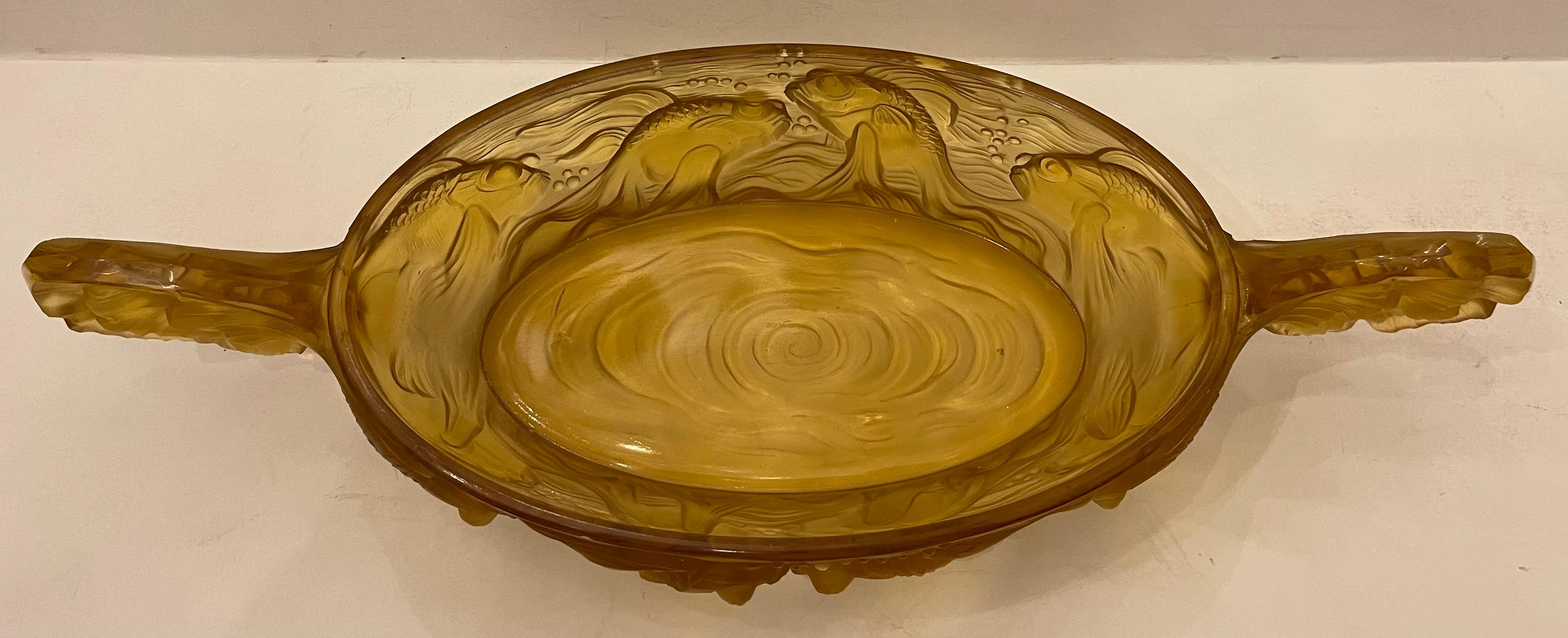 Art Déco Meravigliosa ciotola ovale da centrotavola in vetro Art Deco Verlys Glass Poissons Koi Fish in vendita