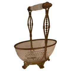 Maravilloso cuenco de centro de mesa ovalado de cristal tallado de bronce Baccarat Dore francés