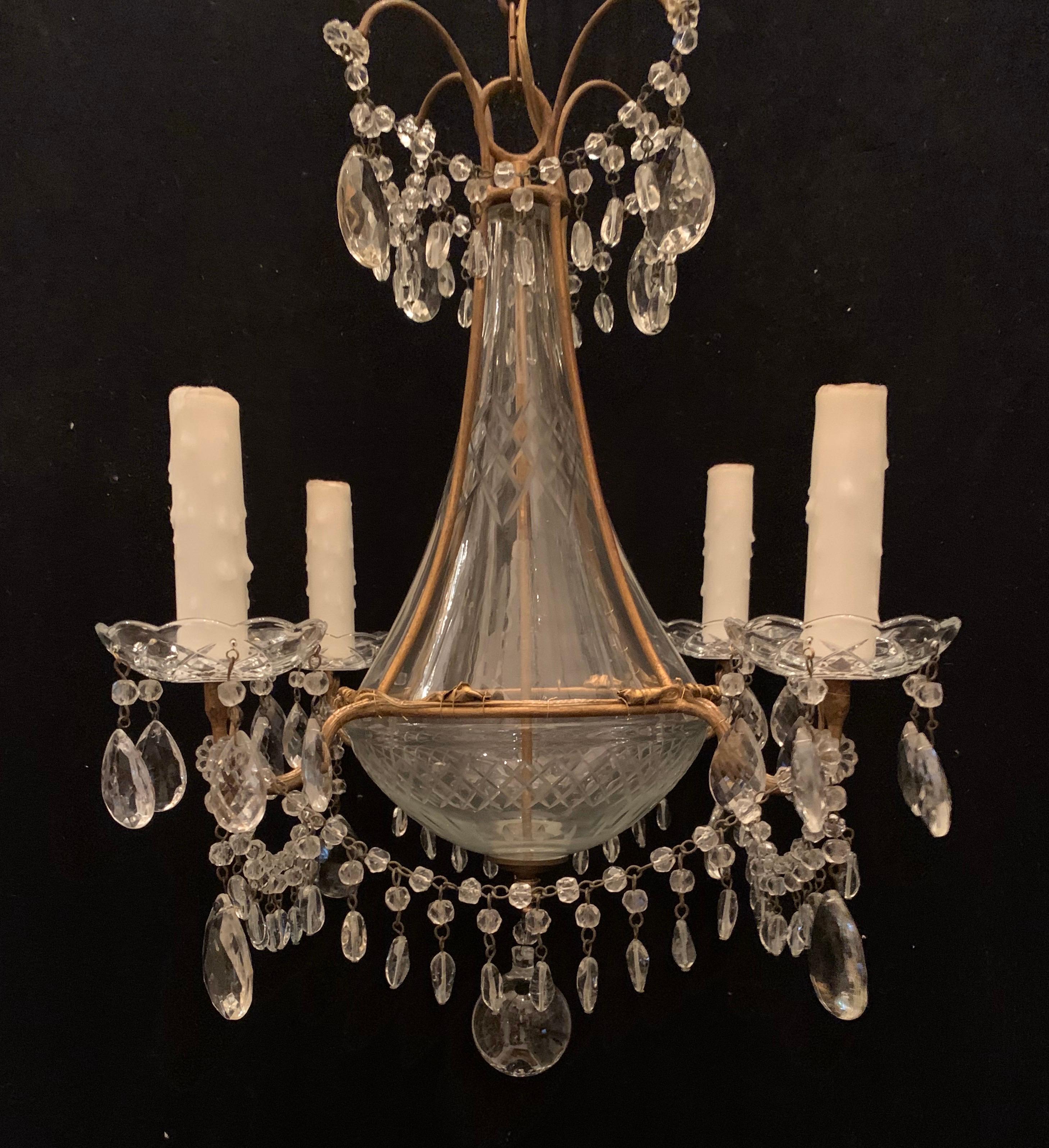 Wonderful French Baguès Petite Crystal Glass Urn Gilt Tear Drop Swag Chandelier In Good Condition For Sale In Roslyn, NY