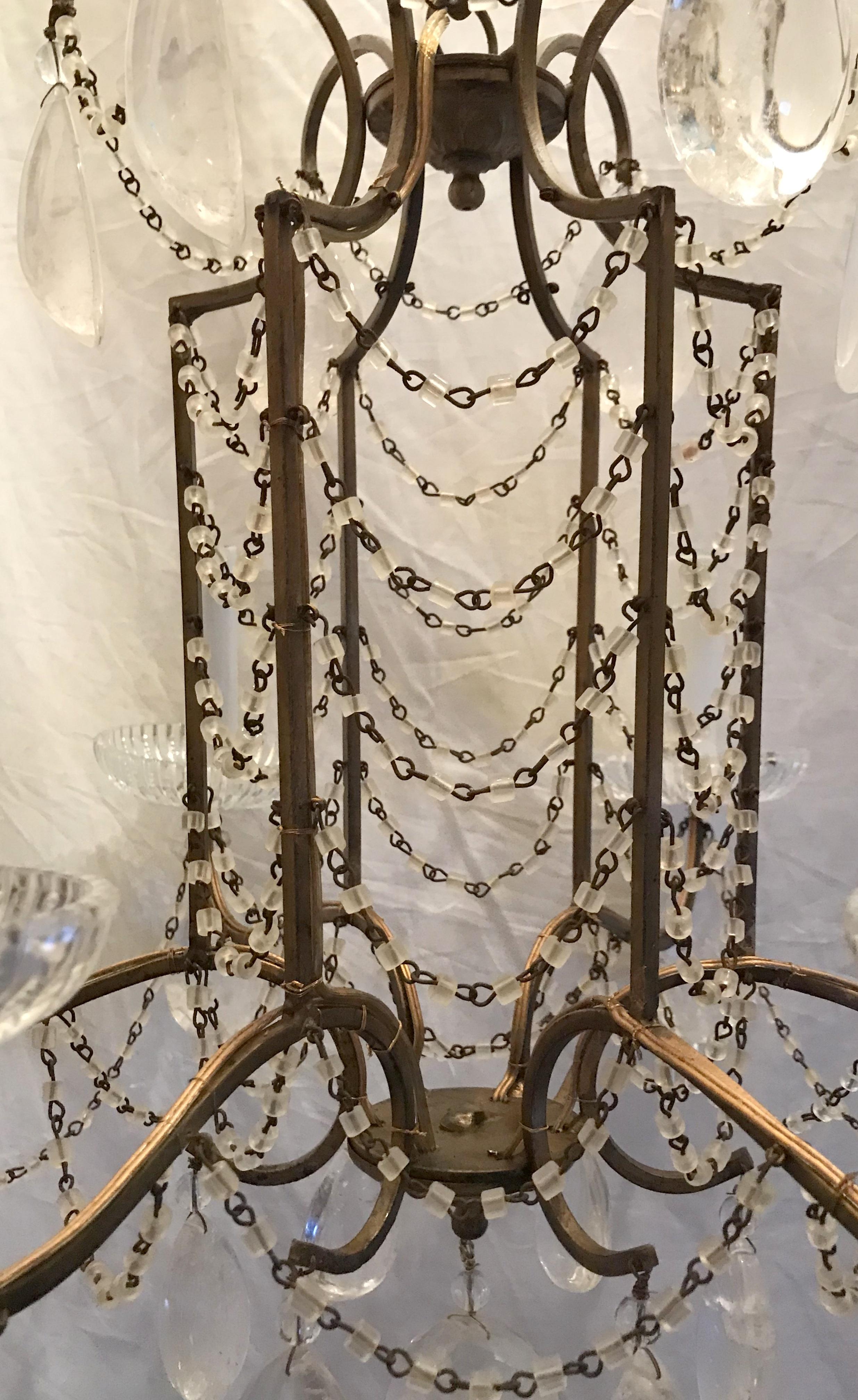 20ième siècle Magnifique lustre français en forme de cage à oiseaux Maison Baguès en cristal de roche perlé en vente