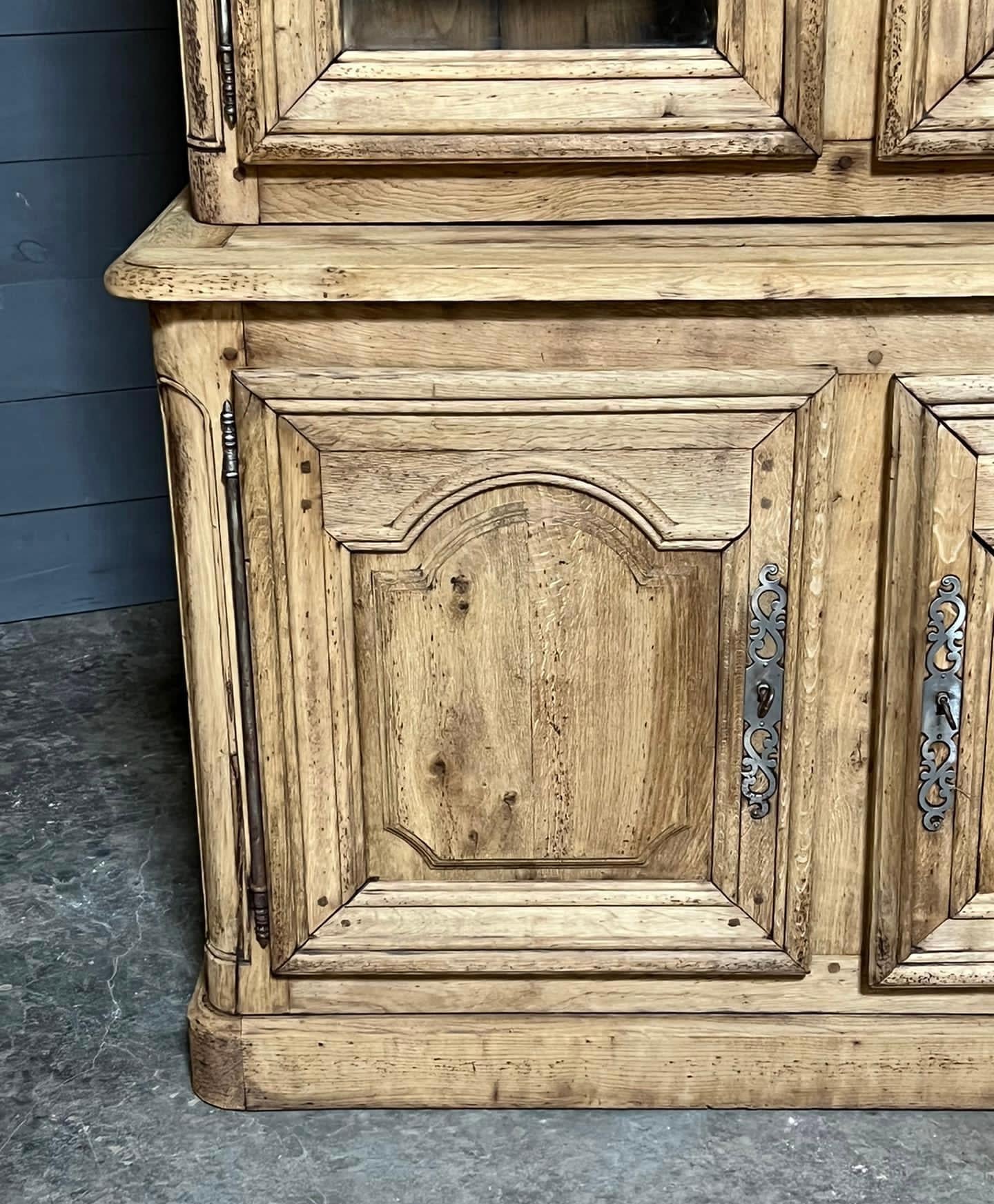Wonderful French Bleached Oak Library Bookcase For Sale 5