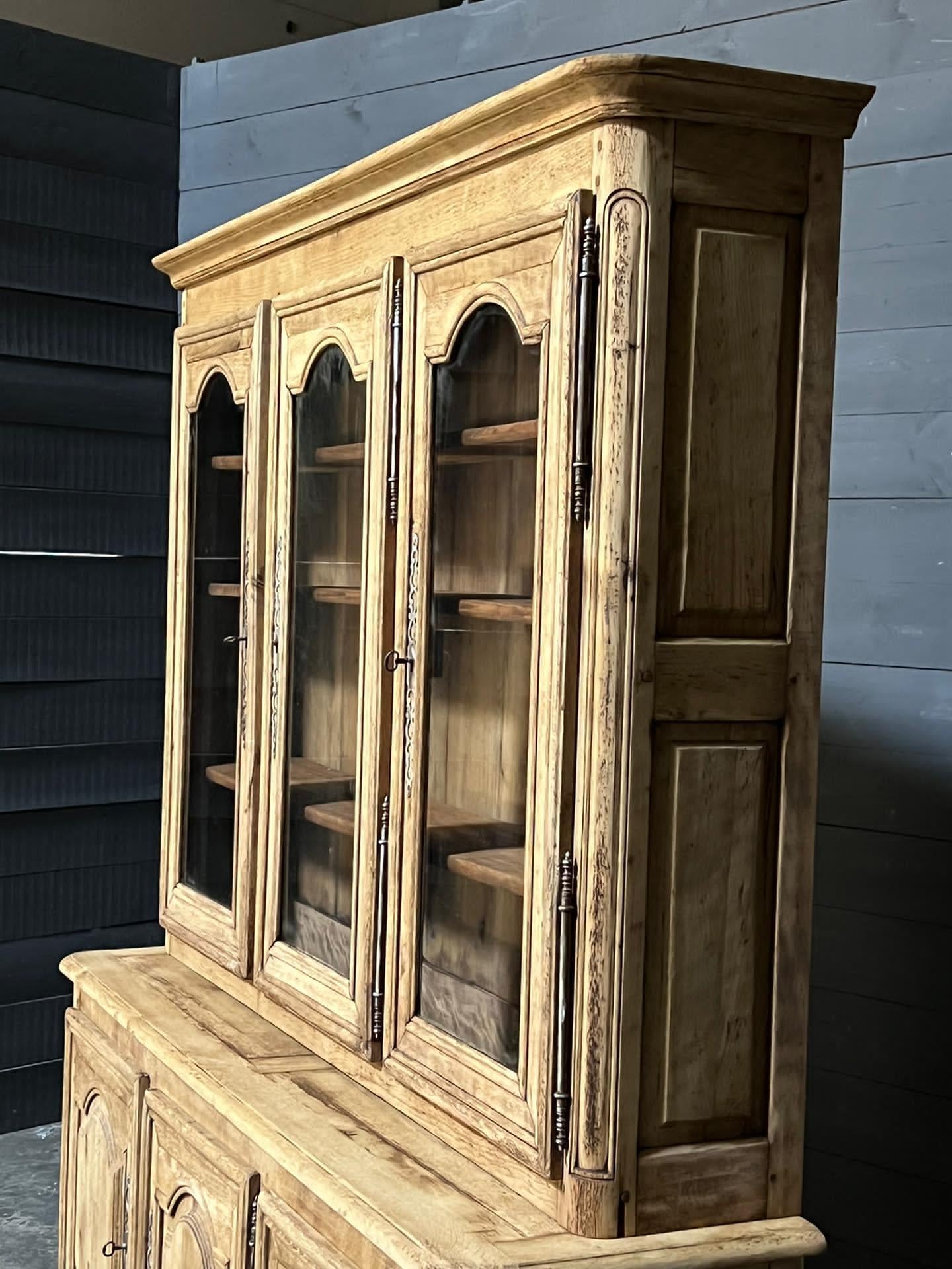 Wonderful French Bleached Oak Library Bookcase  For Sale 11