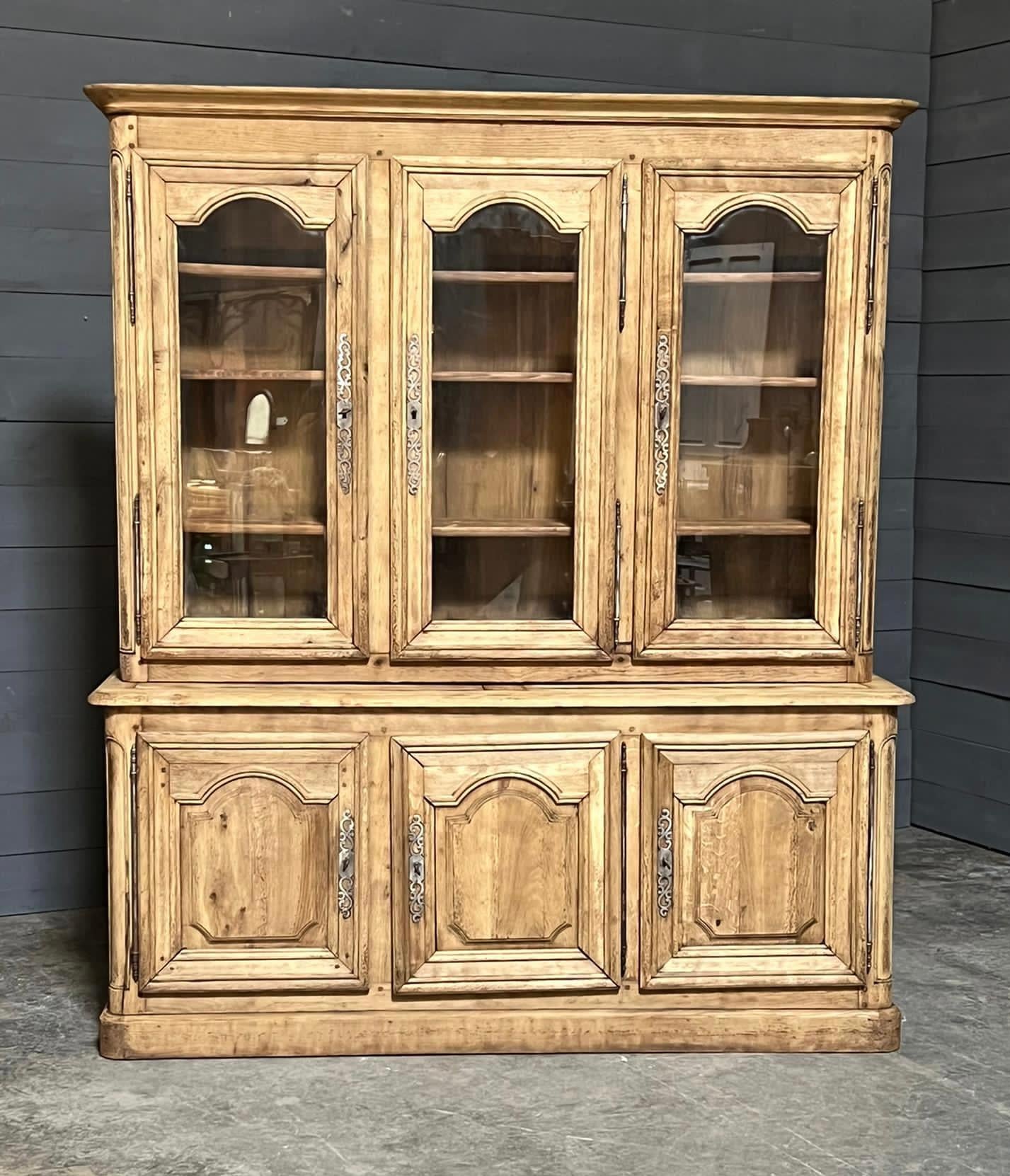 Wonderful French Bleached Oak Library Bookcase  For Sale 12