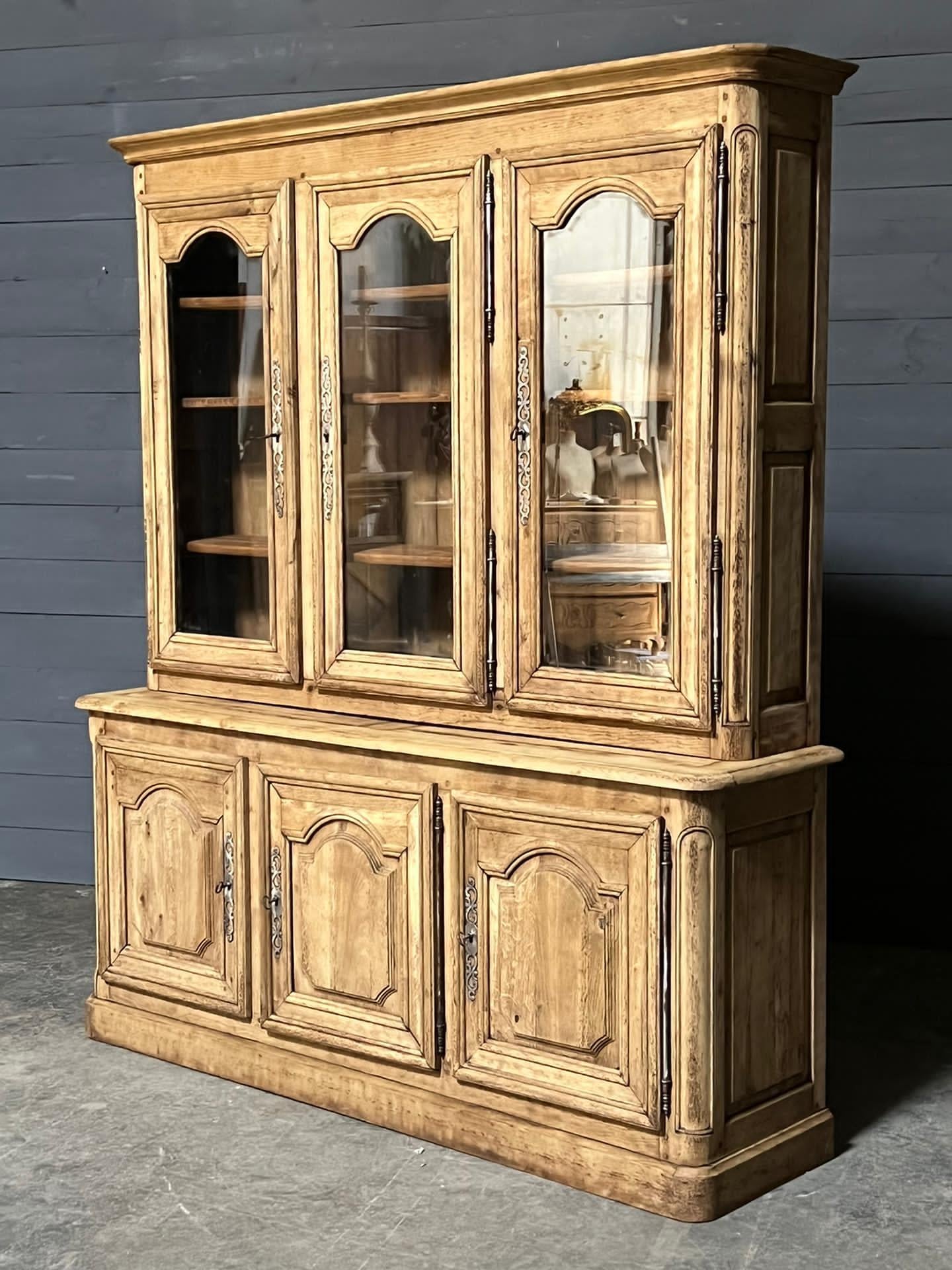 Wonderful French Bleached Oak Library Bookcase  For Sale 13