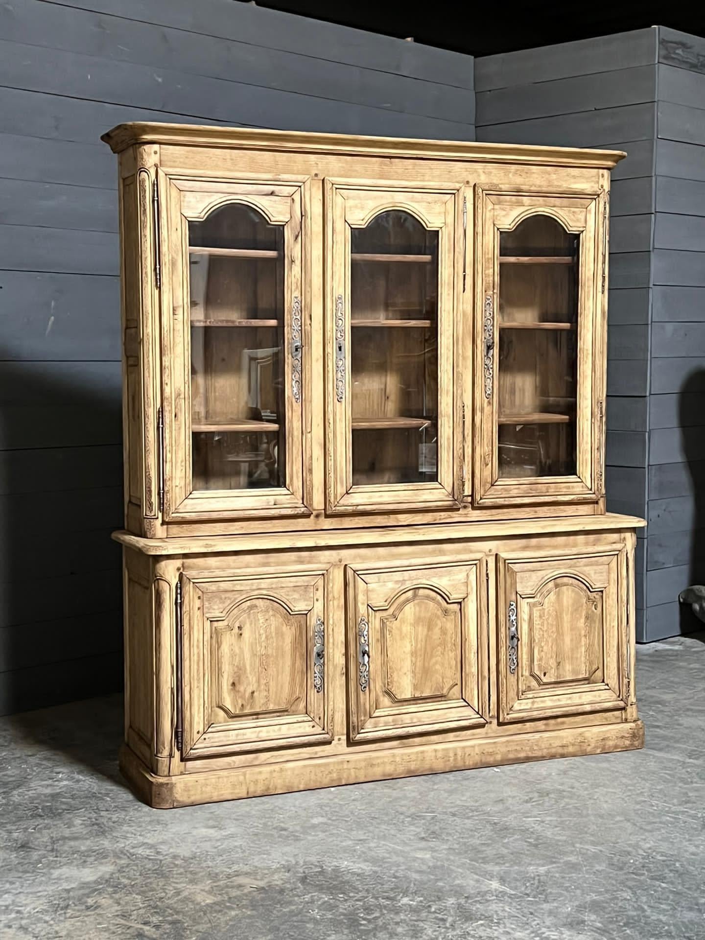 Early 20th Century Wonderful French Bleached Oak Library Bookcase  For Sale