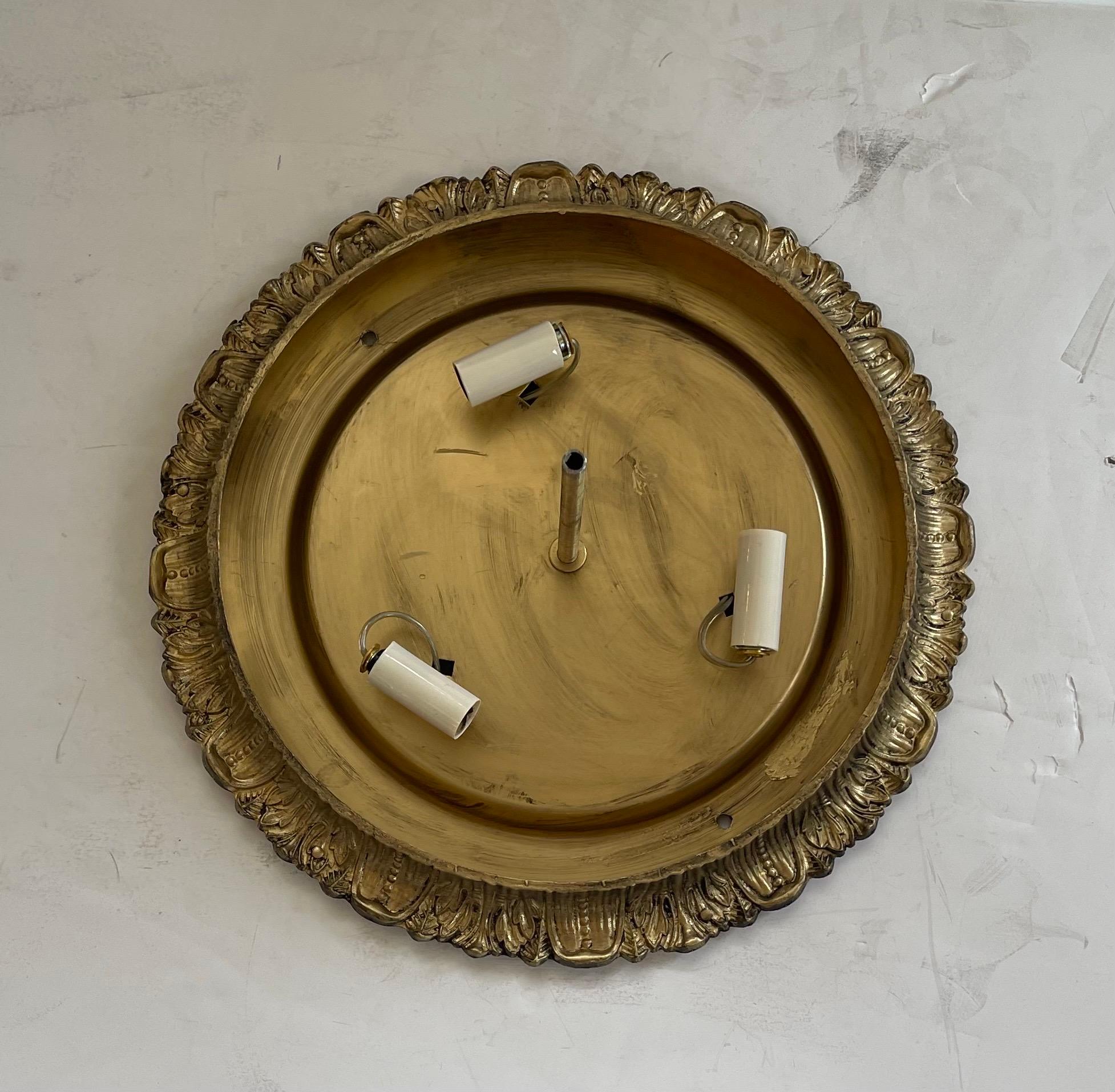 Merveilleux plafonnier encastré en laiton pressé avec verre diamanté Bon état - En vente à Roslyn, NY