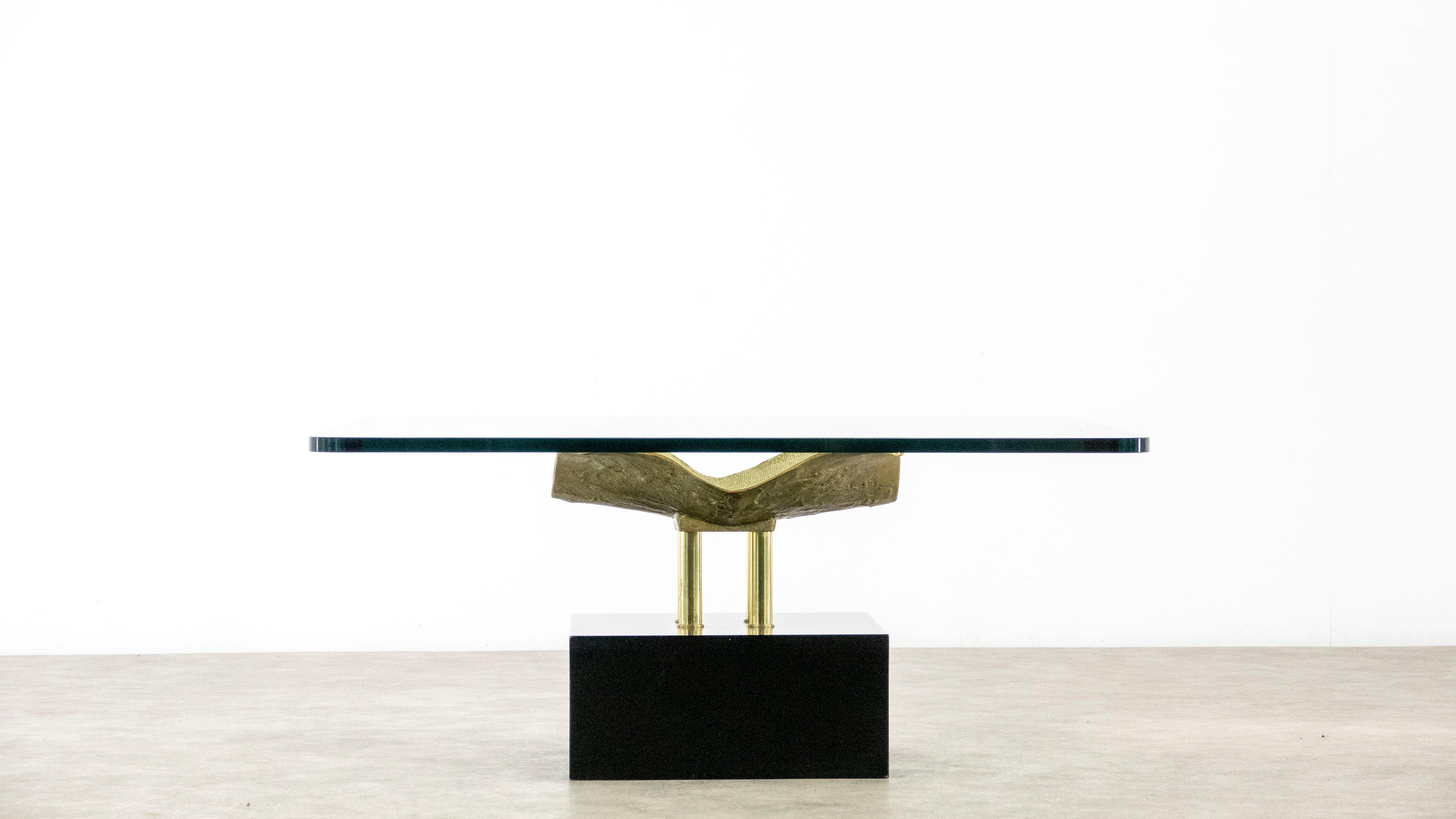 Extraordinary modern Hollywood Regency polished brass and bronze coffee table.
 
  