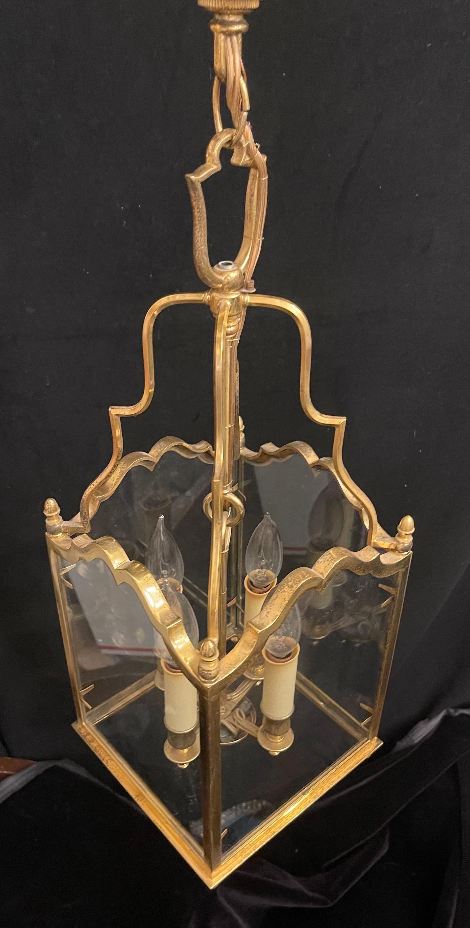 Merveilleuse lanterne suspendue en bronze français Louis XV à panneau de verre carré en vente 2