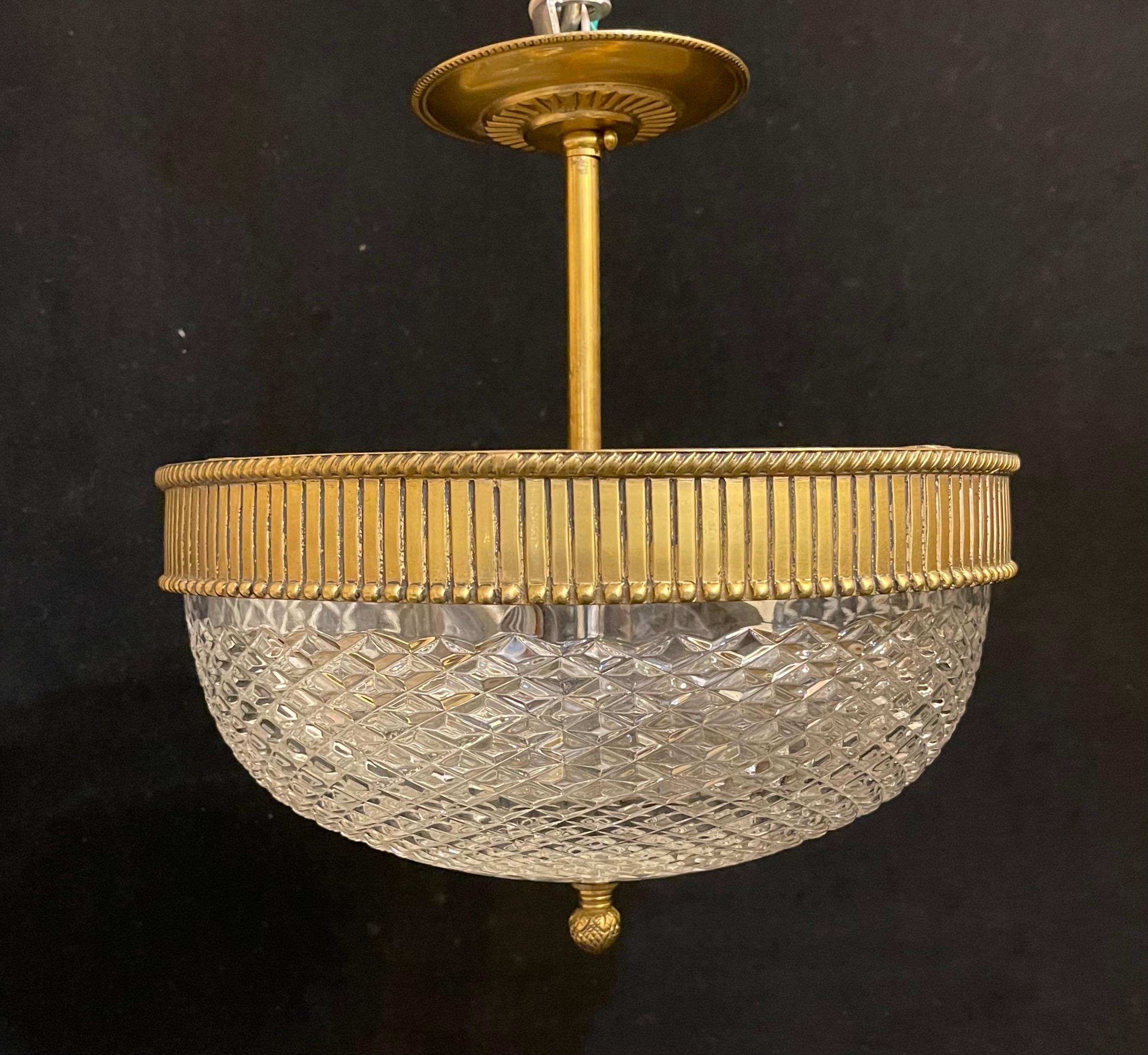 Wonderful French Bronze Mounted Diamond Cut Crystal Nestle Semi Flush Fixture (Regency) im Angebot