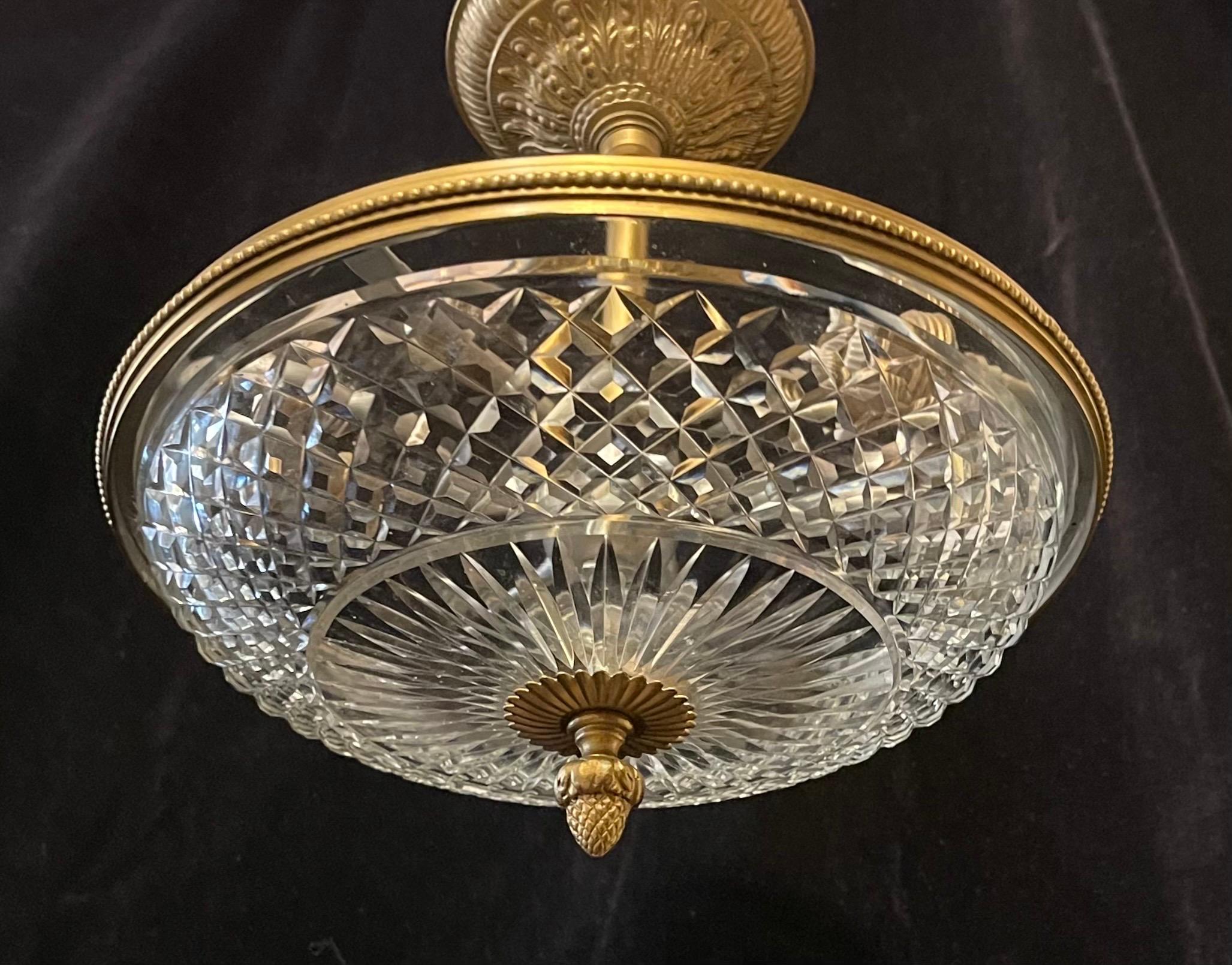 Wunderschöne französische Bronze montiert Diamond Cut Crystal Nestle Semi Flush Fixture (Facettiert) im Angebot