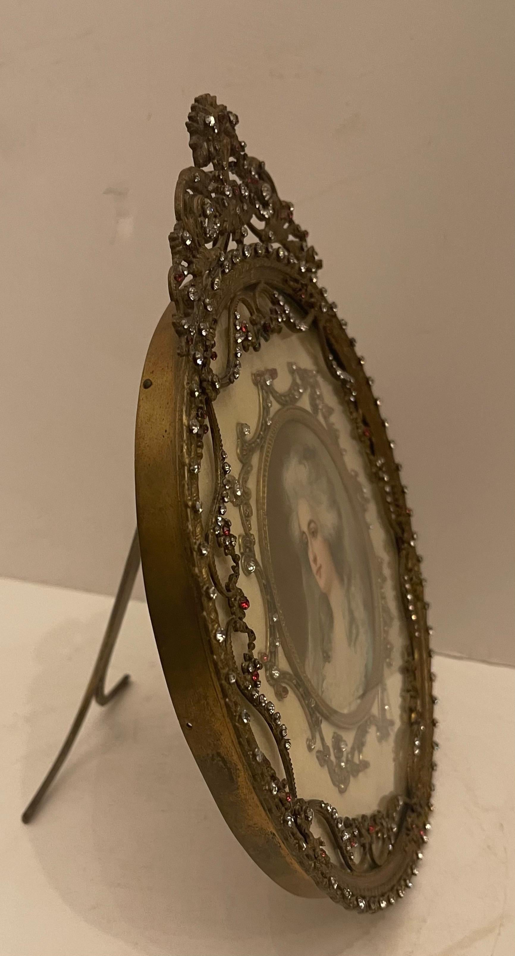 Wunderschöner französischer Bronze-Goldbronze-Schmuck-Bouquet-Bilderrahmen im Louis-XVI-Stil mit Juwelen (Französisch) im Angebot