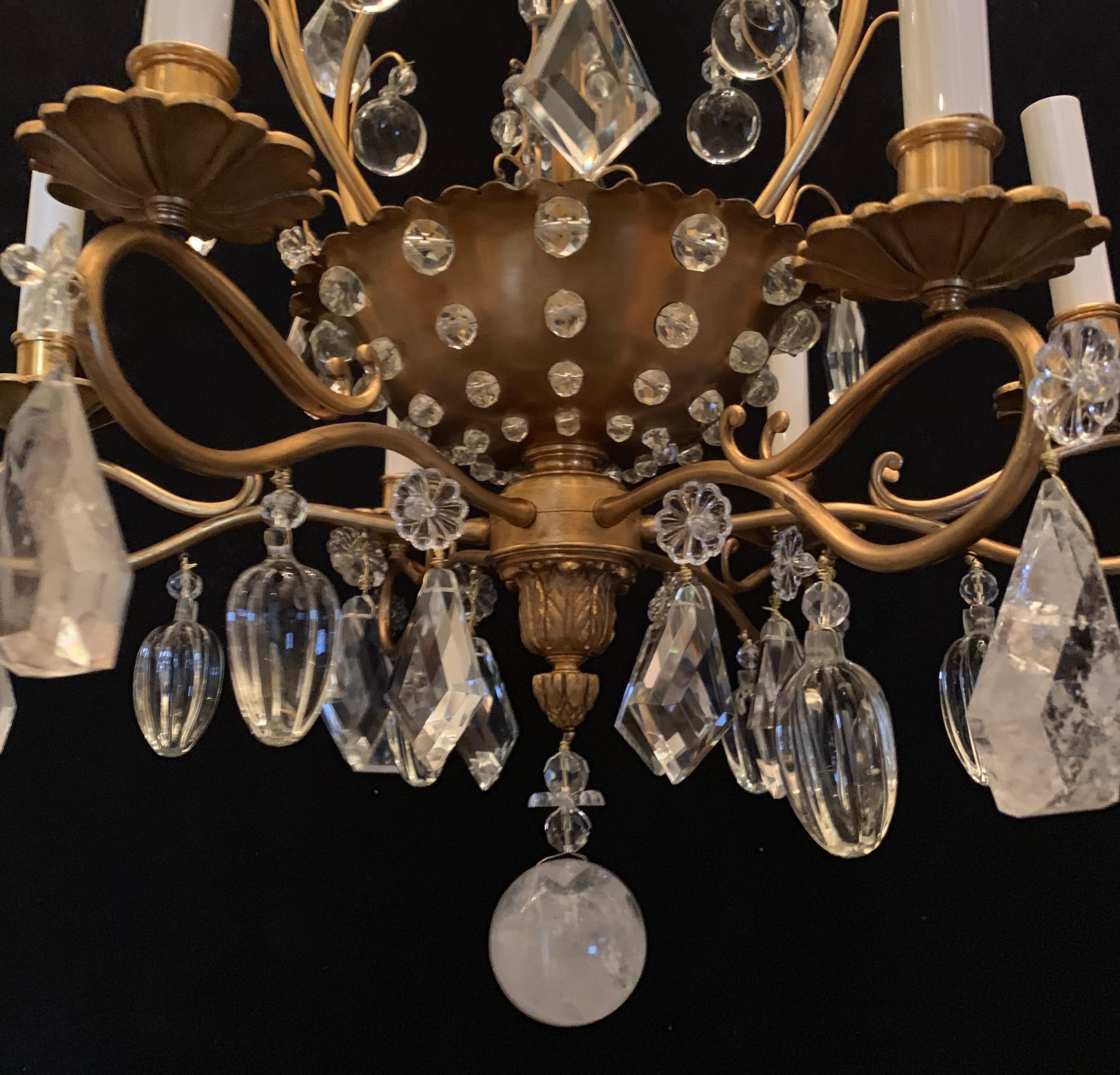 Merveilleux lustre corbeille Baguès en cristal de roche bronze français Bon état - En vente à Roslyn, NY