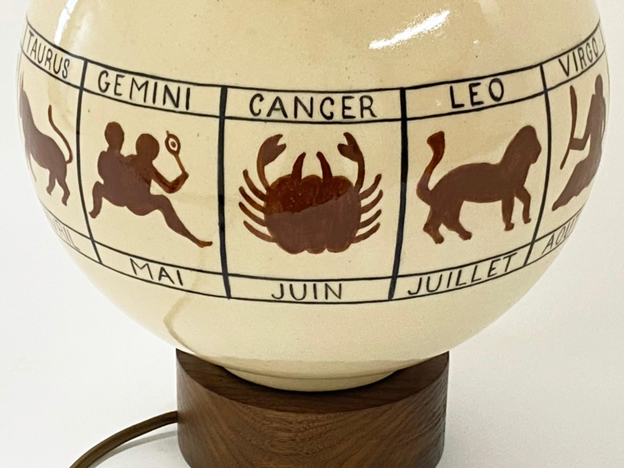 Meravigliosa lampada Zodiac in ceramica francese di Robert Lallemant in vendita 3