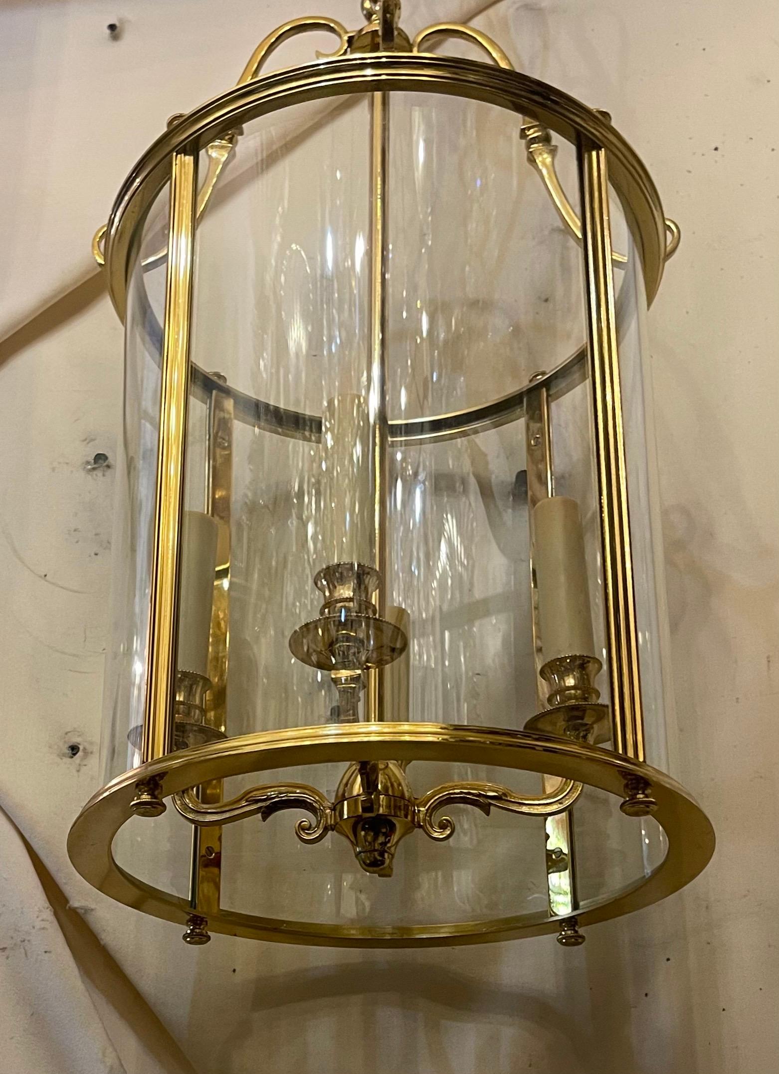 Wunderschöne französische Doré Bronze gebogene Glasscheiben Louis XVI Laterne Leuchte (Französisch) im Angebot