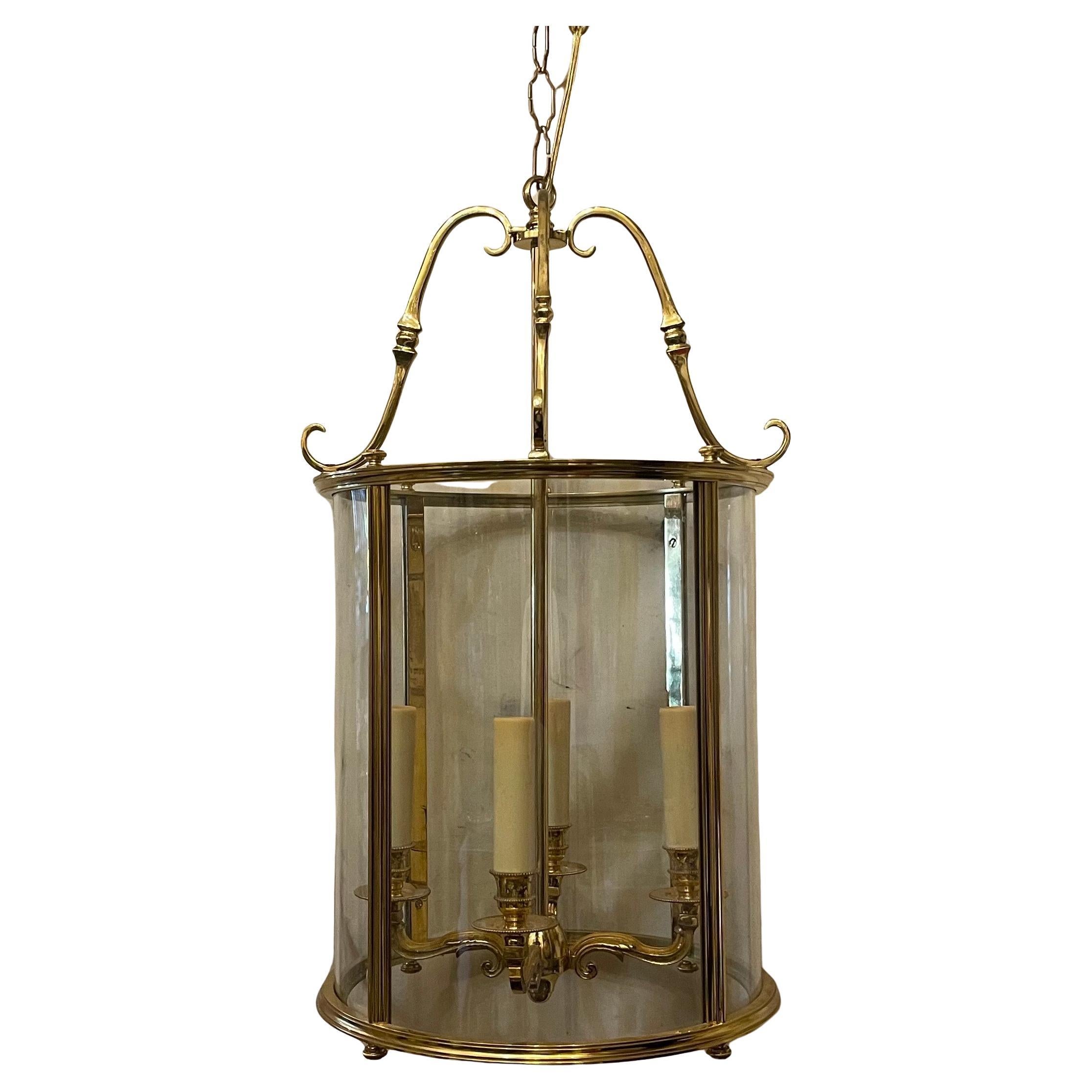 Wunderschöne französische Doré Bronze gebogene Glasscheiben Louis XVI Laterne Leuchte im Angebot