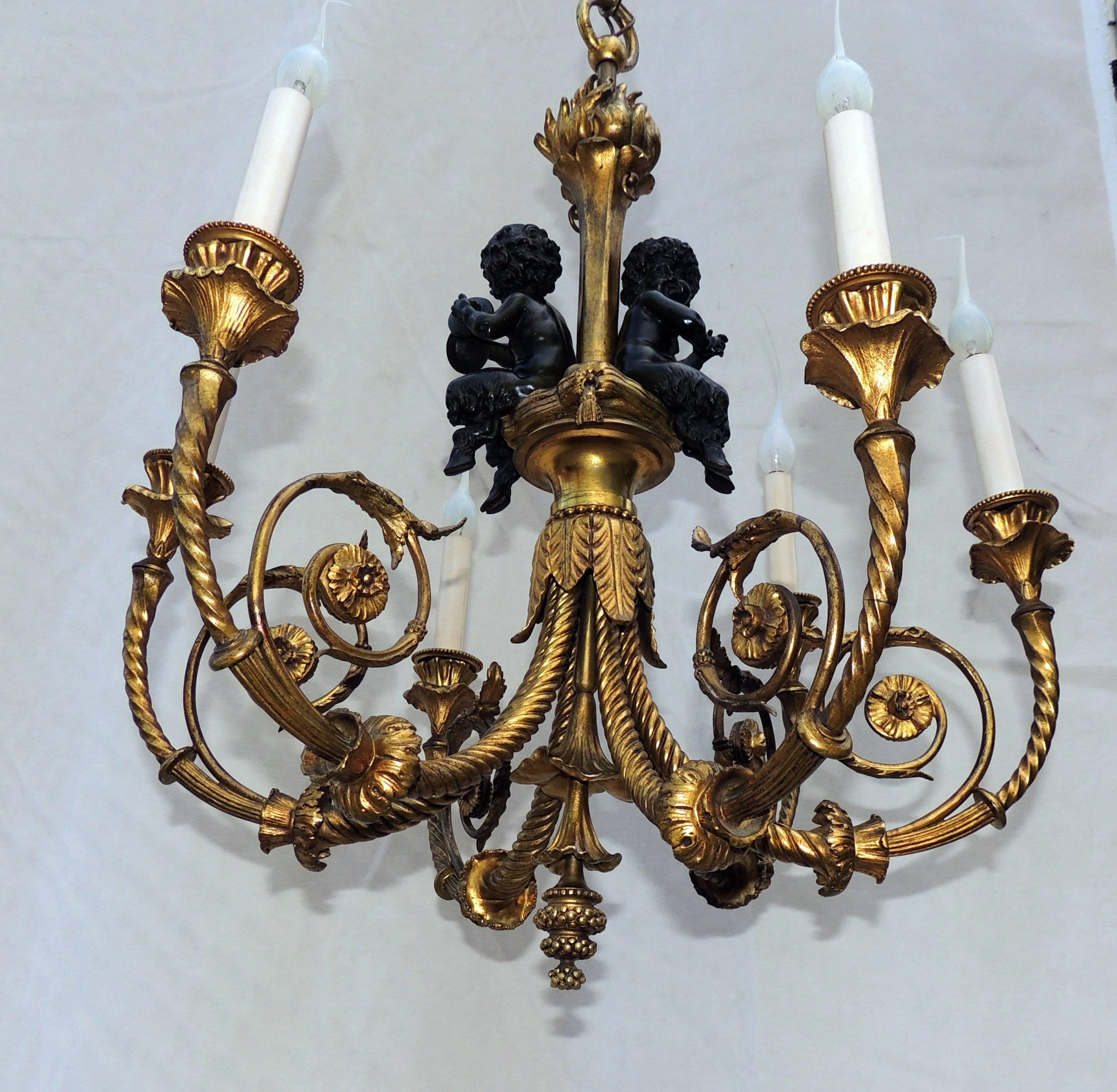 Wunderschöne Französische Doré Bronze Patiniert Putten Kronleuchter Leuchte (Belle Époque)