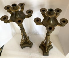 Meravigliosa coppia di candelabri francesi impero neoclassici in bronzo bicolore