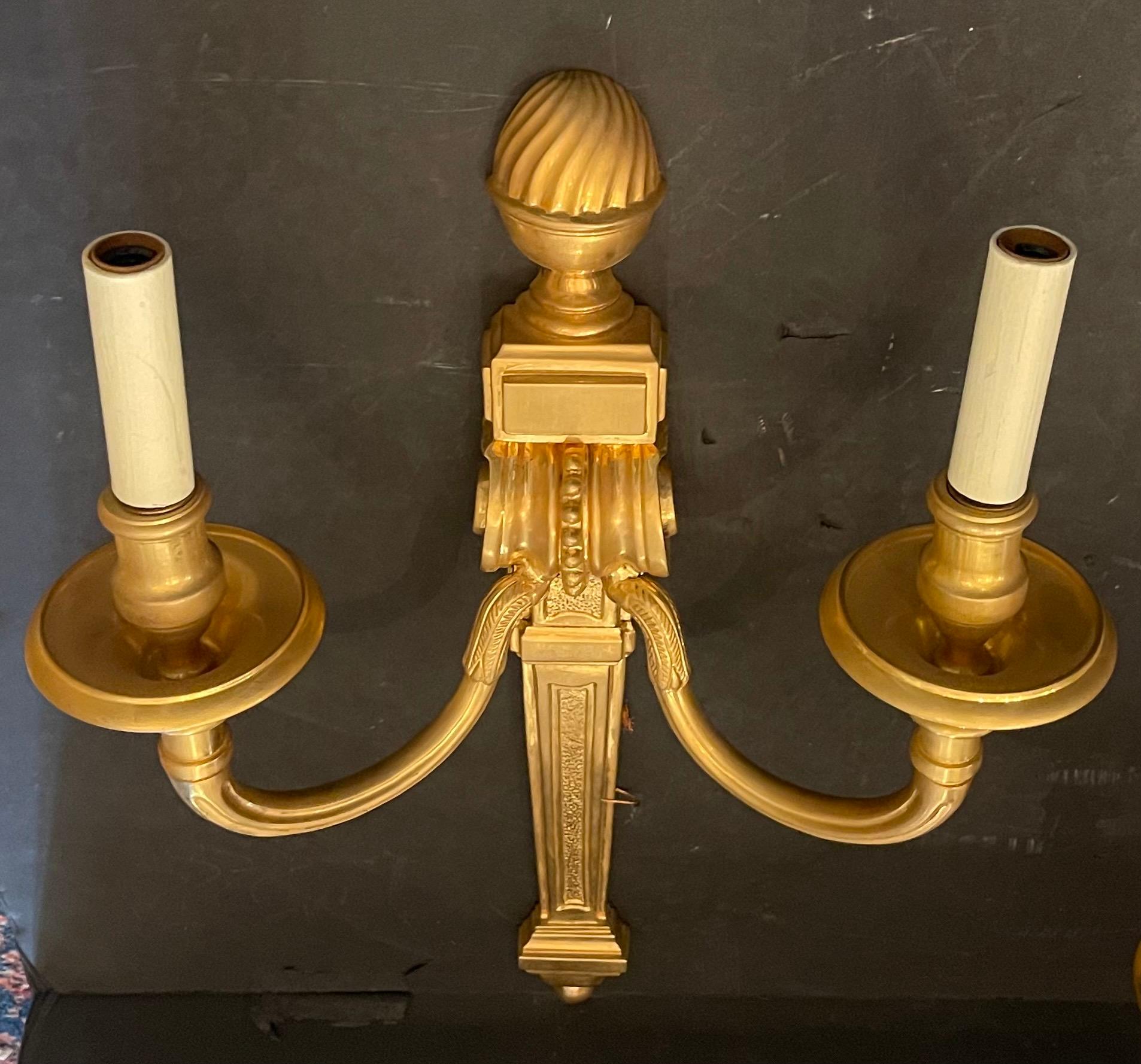 Maravilloso Imperio Francés Neoclásico Urna de Bronce Caldwell Dos Candelabros Aplique Regencia en venta
