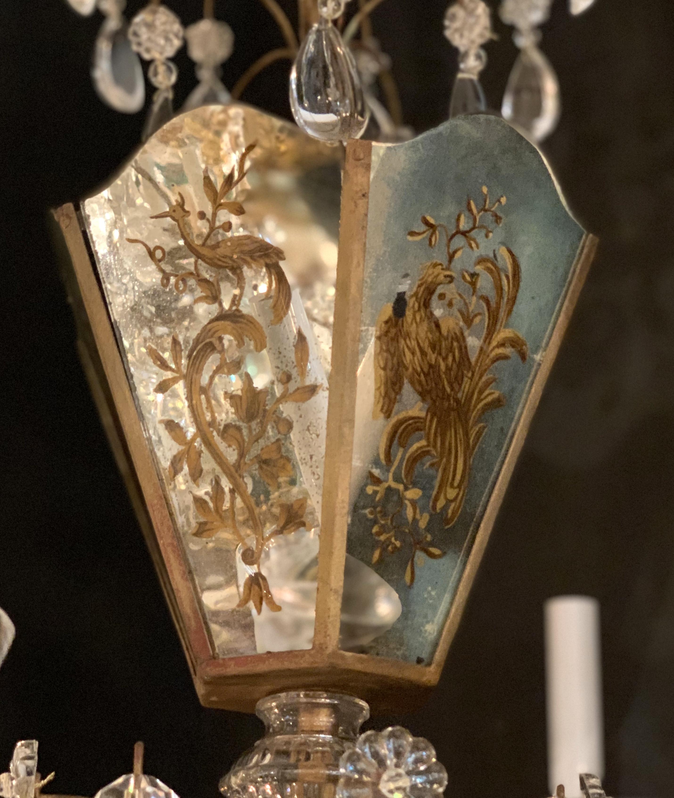 Magnifique lustre panier baguès français doré à perles et miroir peint à l'envers Bon état - En vente à Roslyn, NY