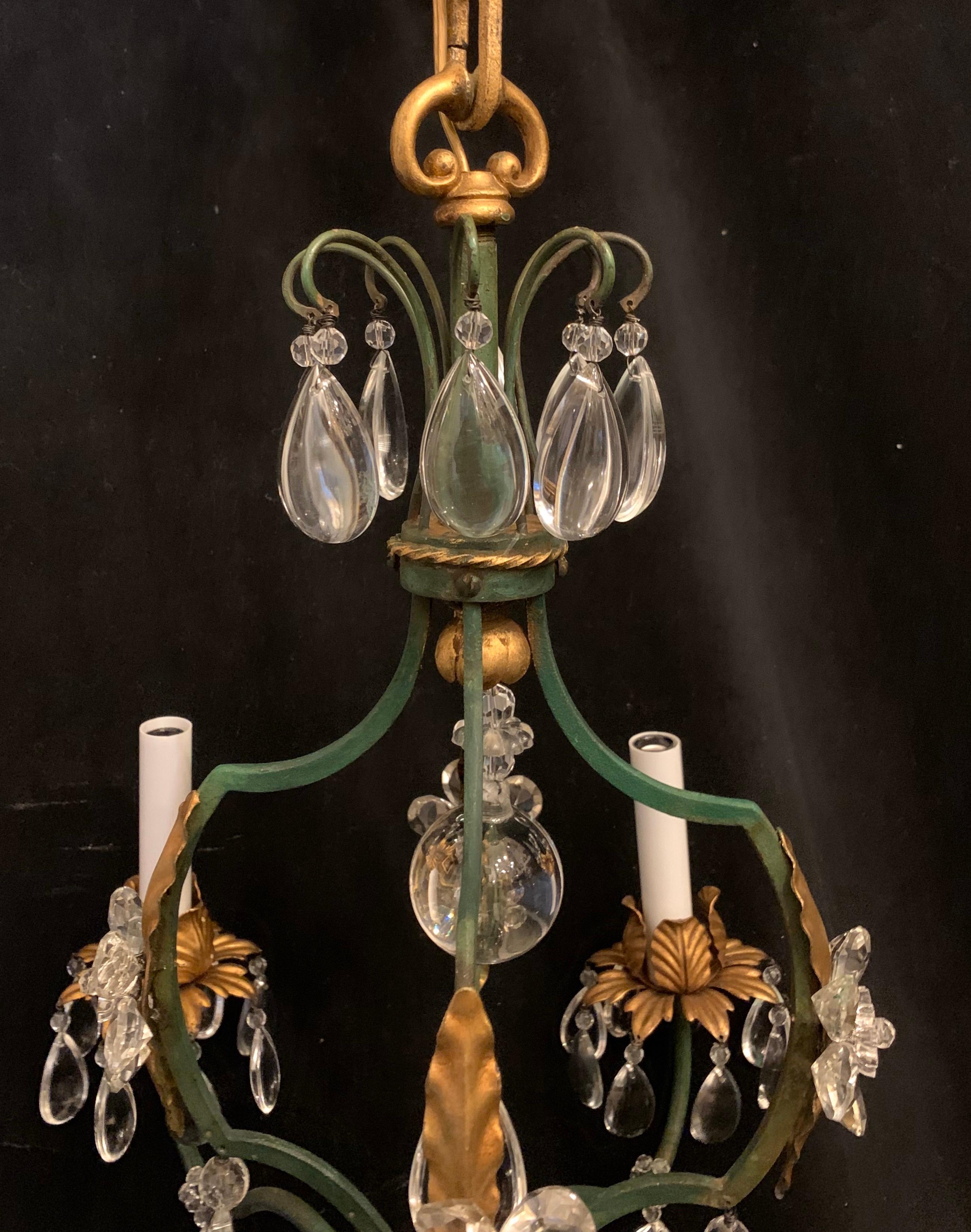 Belle Époque Merveilleux lustre Baguès Petite fleur en cristal doré et vert à la française en vente