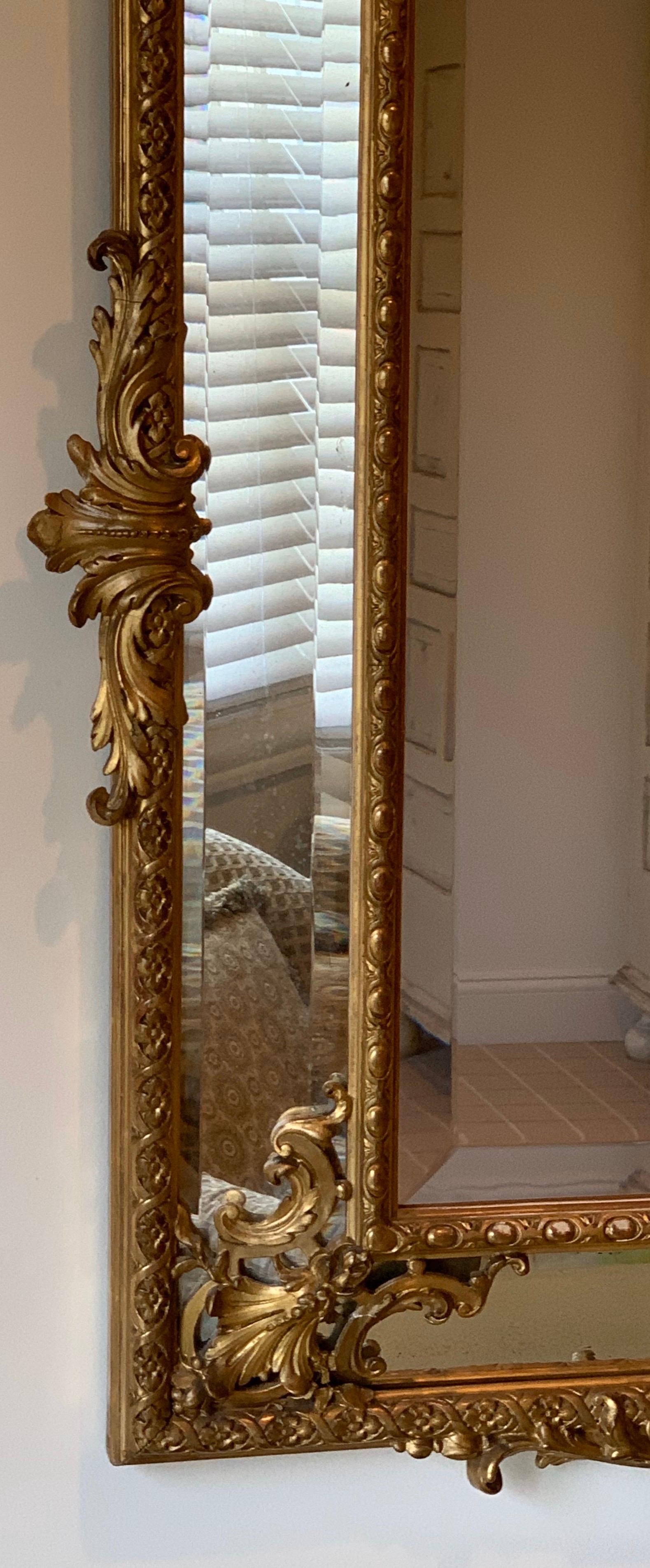 Wonderful French Louis XVI Philippe Style Cushion Wood Carved Gold Gilt Mirror In Good Condition For Sale In Roslyn, NY
