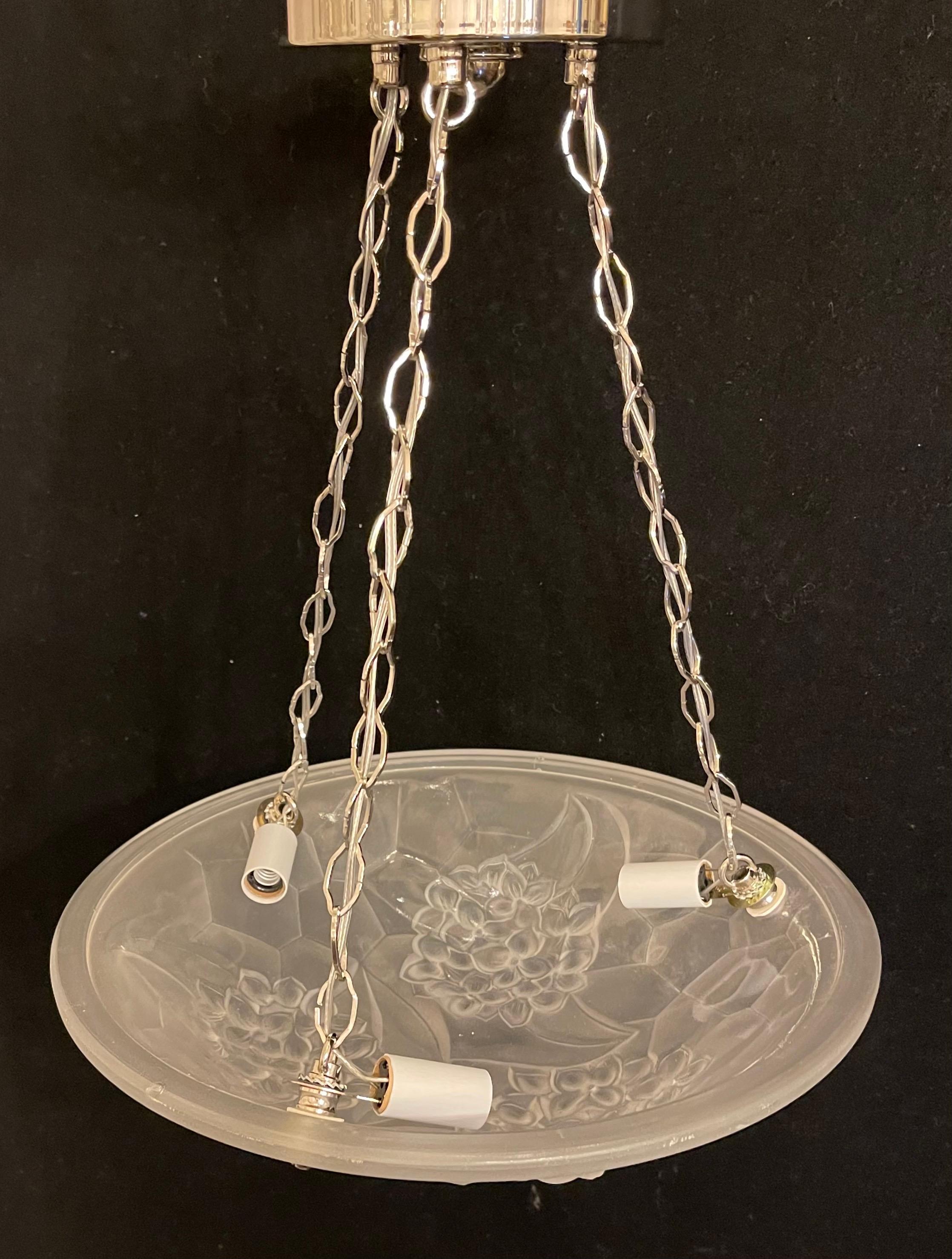 Französische Mid-Century-Art-Déco-Glasschale/Leuchte aus poliertem Nickel (Poliert) im Angebot