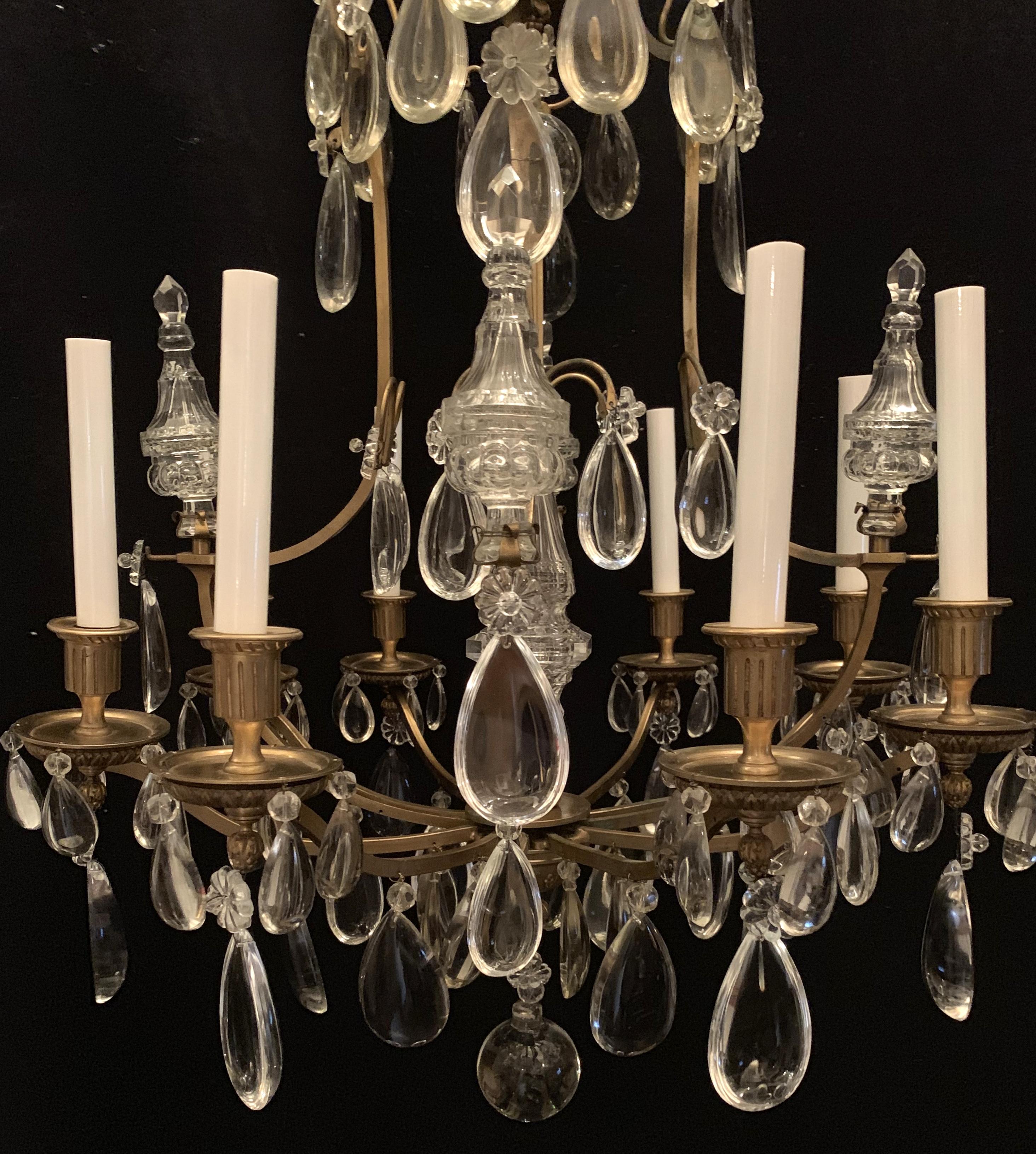 Gilt Wonderful French Neoclassical Bronze Crystal Regency Baguès 9-Light Chandelier For Sale