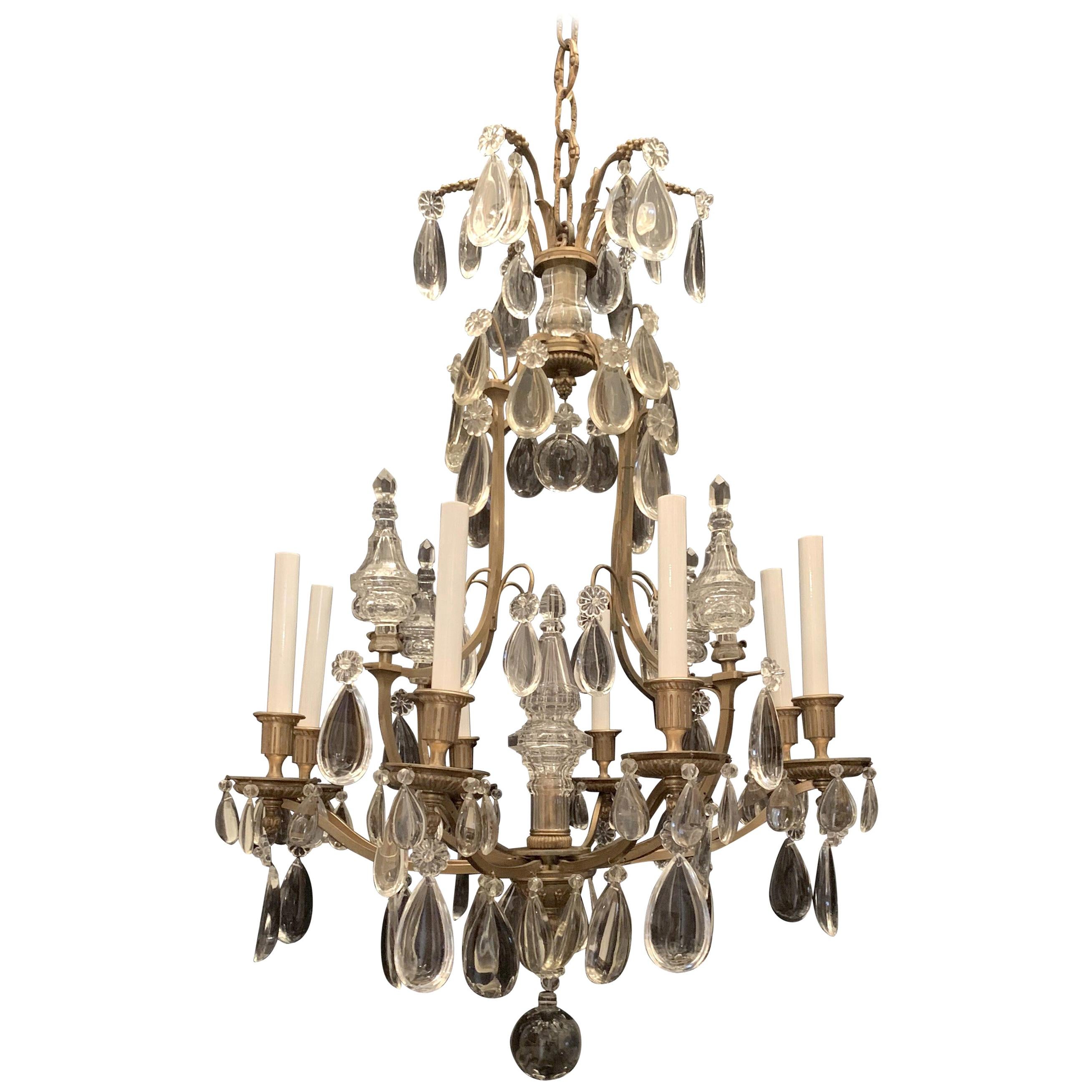 Merveilleux lustre à 9 lumières de style Régence française néoclassique en bronze et cristal Bagus