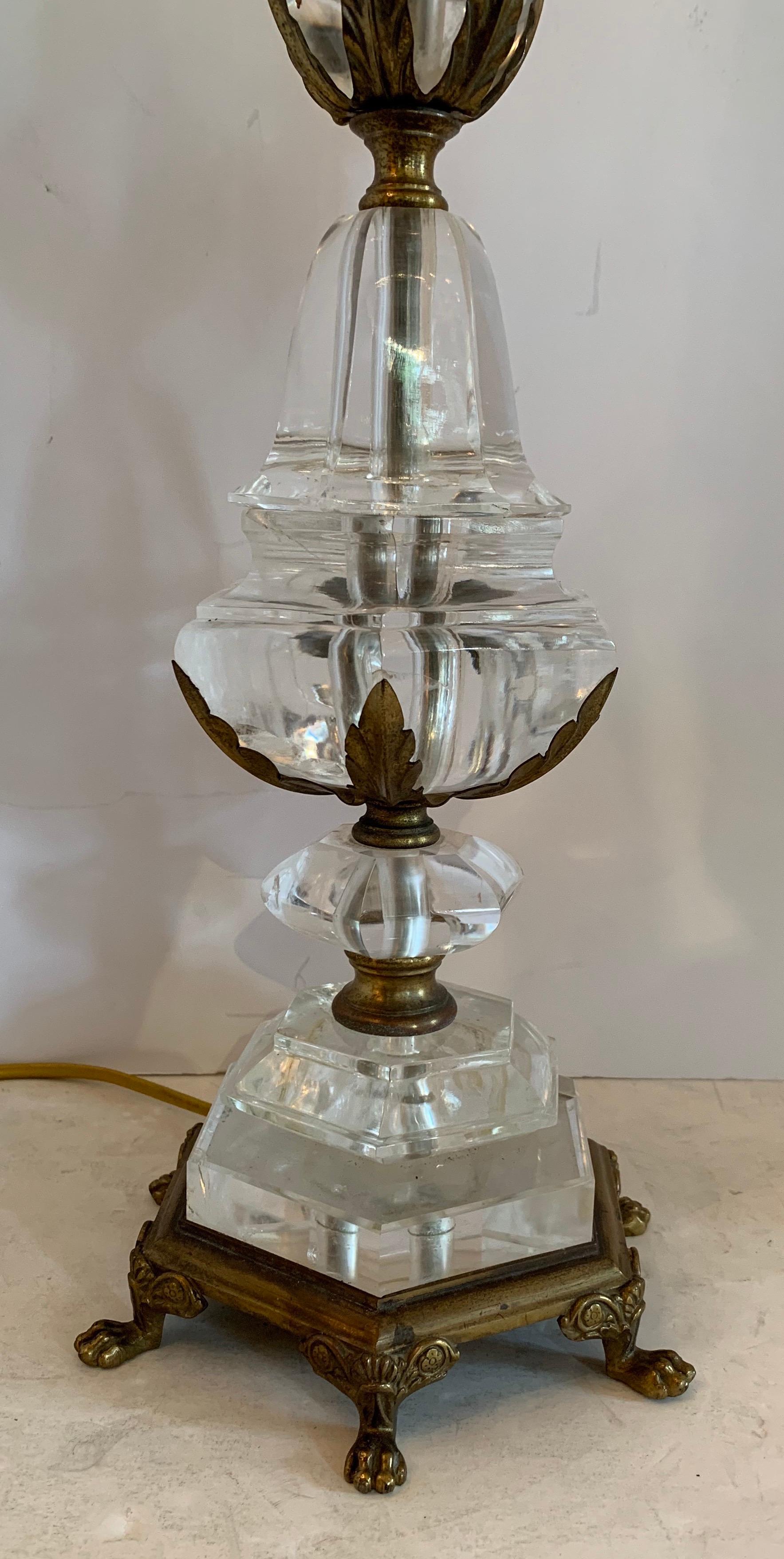 Belle Époque Merveilleuse lampe Caldwell de style Régence française en bronze et cristal de roche monté en bronze doré en vente