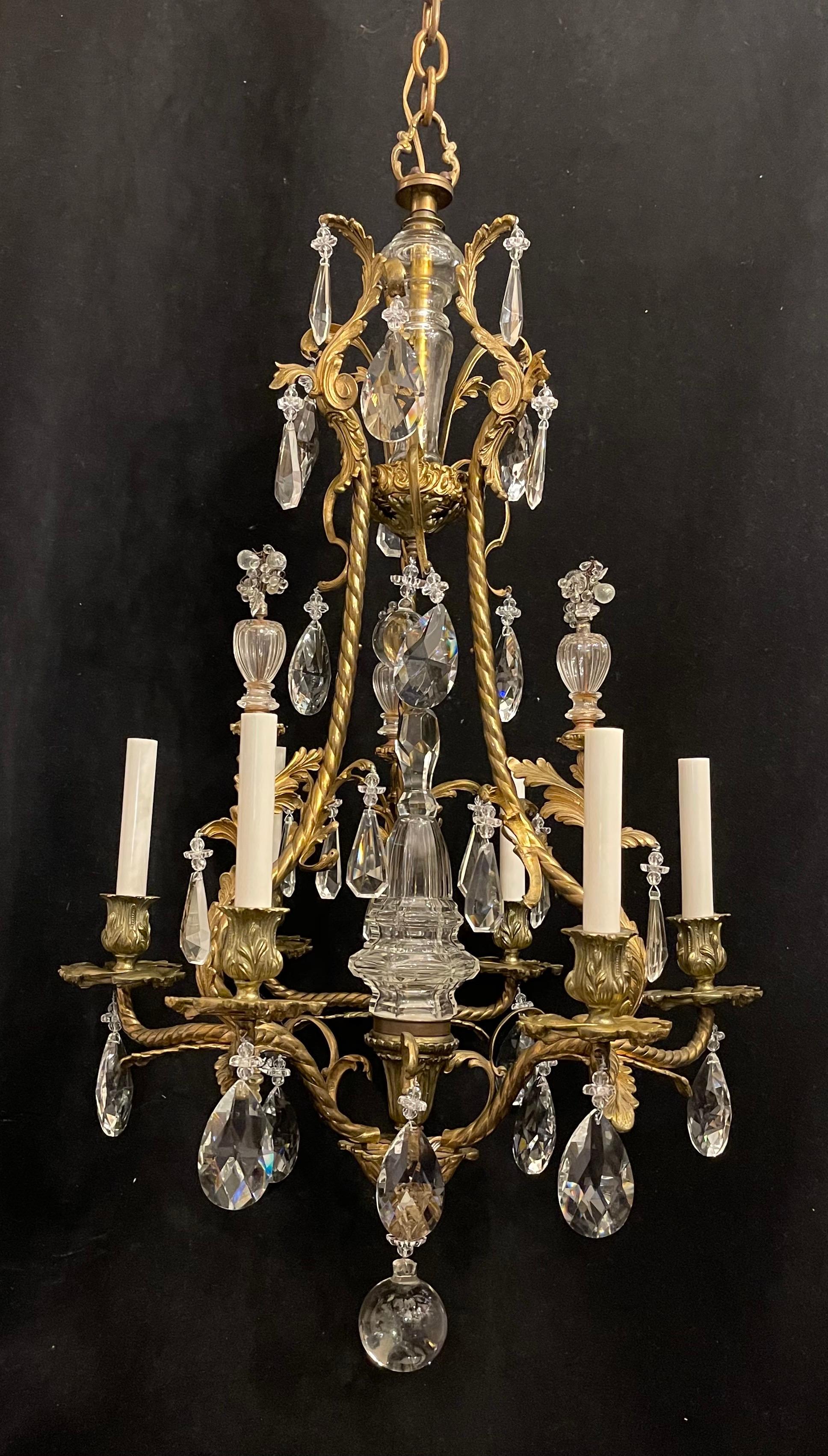 20ième siècle Merveilleux lustre panier rococo français en bronze doré à guirlandes et cristal en forme de cage en vente