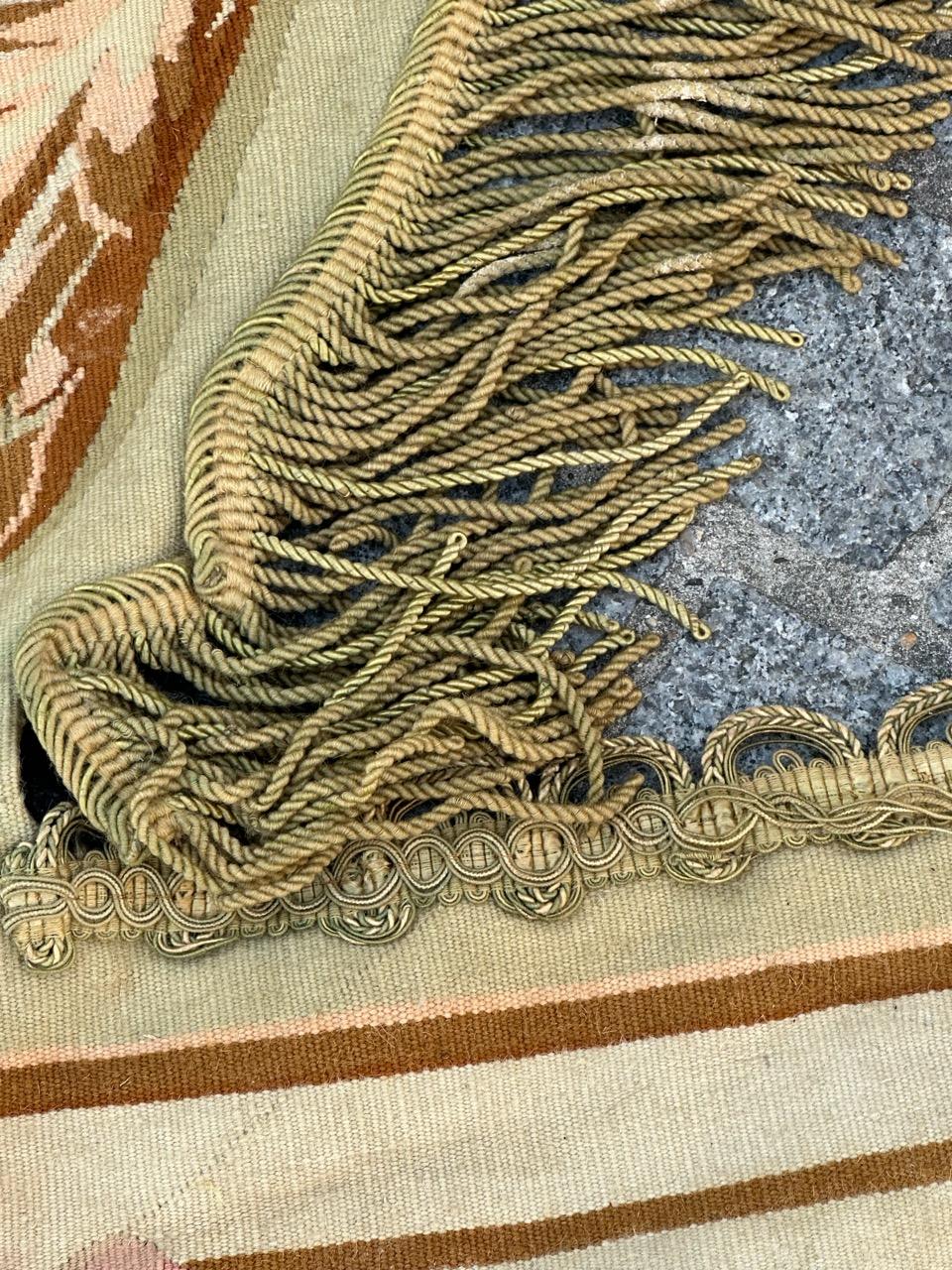 Wunderschöner französischer Valance Aubusson-Wandteppich im Angebot 6