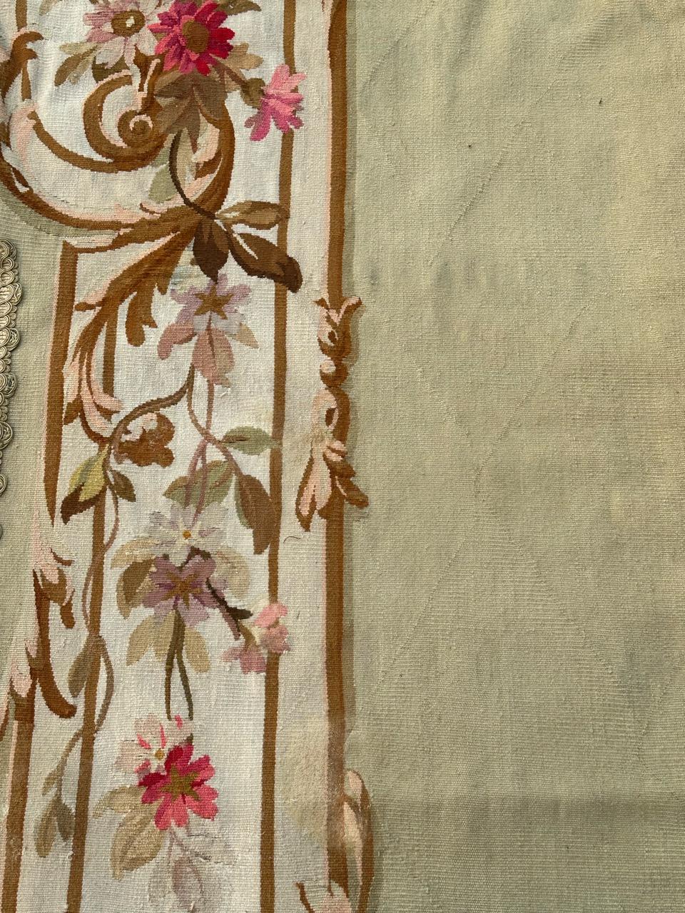 Wunderschöner französischer Valance Aubusson-Wandteppich (Französisch) im Angebot