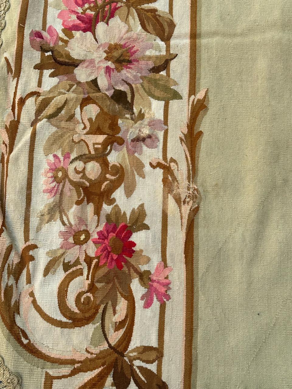 Wunderschöner französischer Valance Aubusson-Wandteppich (Handgewebt) im Angebot