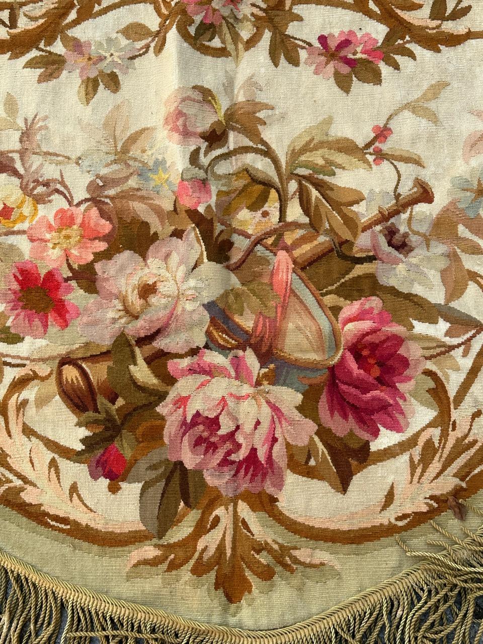 Wunderschöner französischer Valance Aubusson-Wandteppich im Zustand „Gut“ im Angebot in Saint Ouen, FR