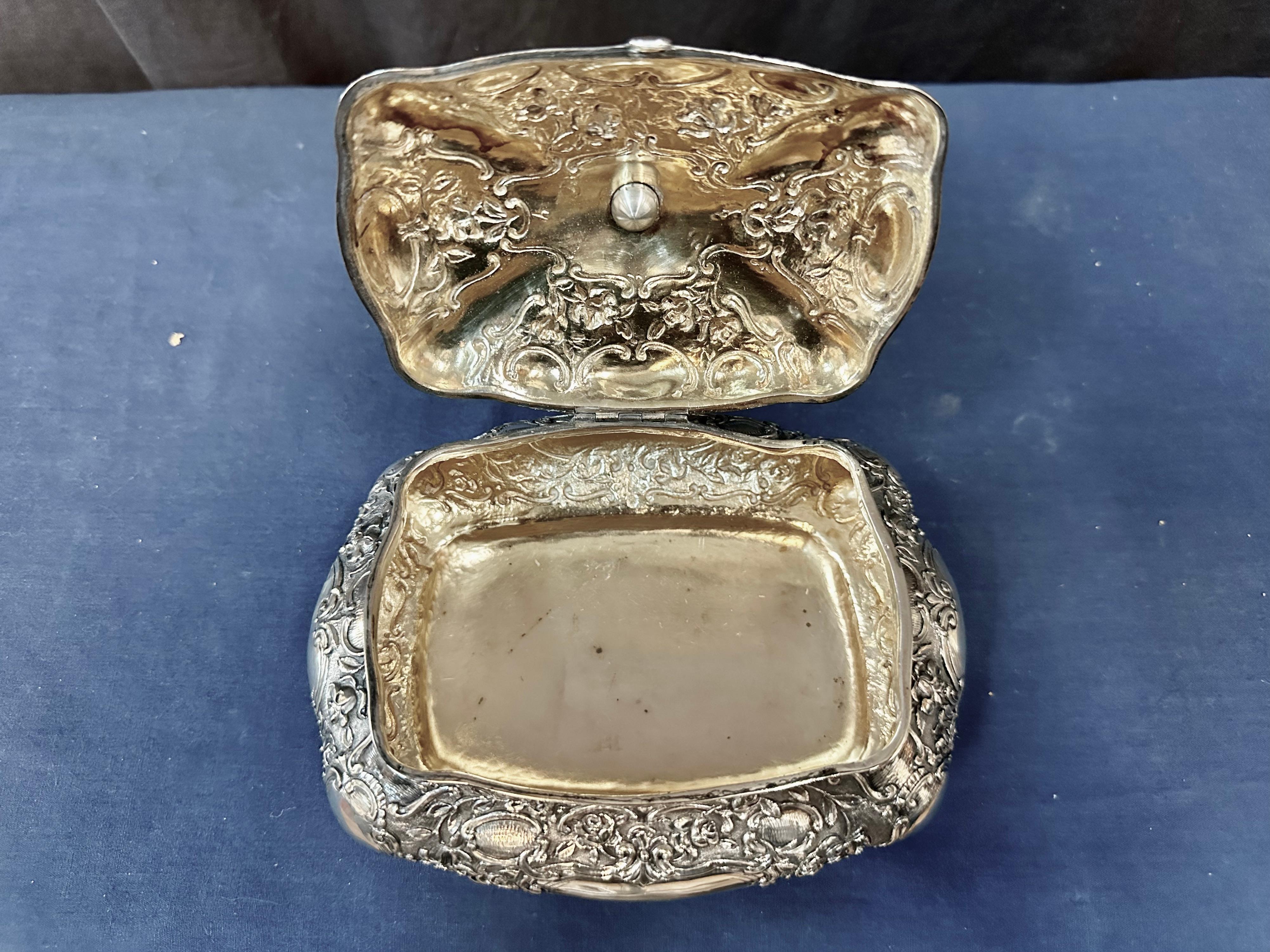 Maravillosa caja de té alemana de plata 800 siglo XIX en venta